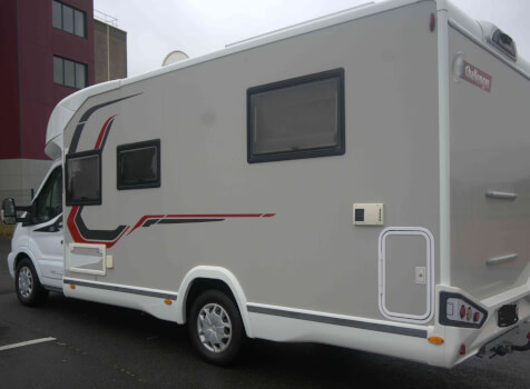 camping-car CHALLENGER 358   extérieur / arrière