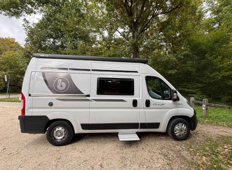 camping-car BENIVAN 104 UP  extérieur / latéral droit