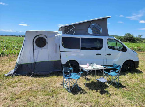 camping-car TRAFIC TREK BAVARIA  extérieur / latéral gauche