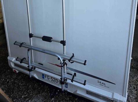 camping-car RIMOR SEAL 68P PLUS  extérieur / arrière