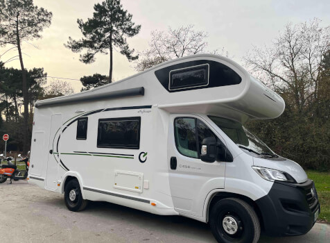 camping-car CHAUSSON C 656  extérieur / face avant