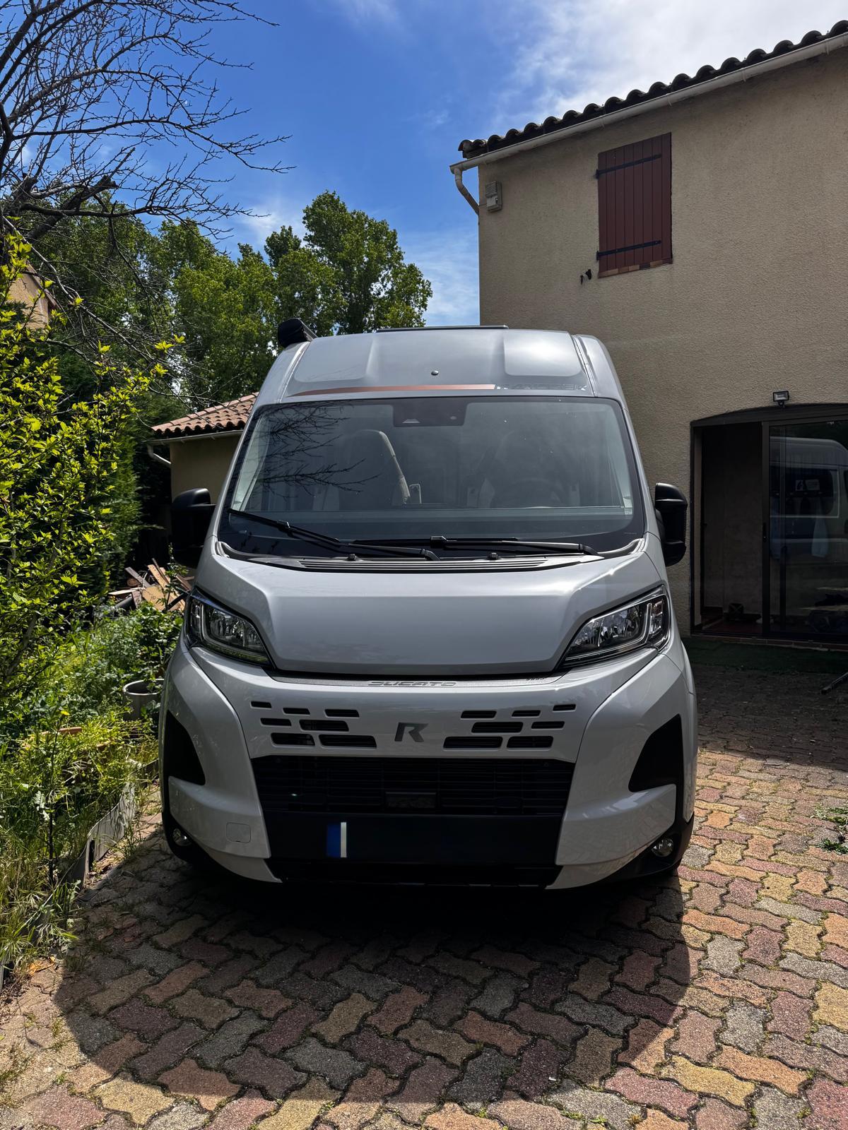 camping-car RANDGER R602  extérieur / face avant