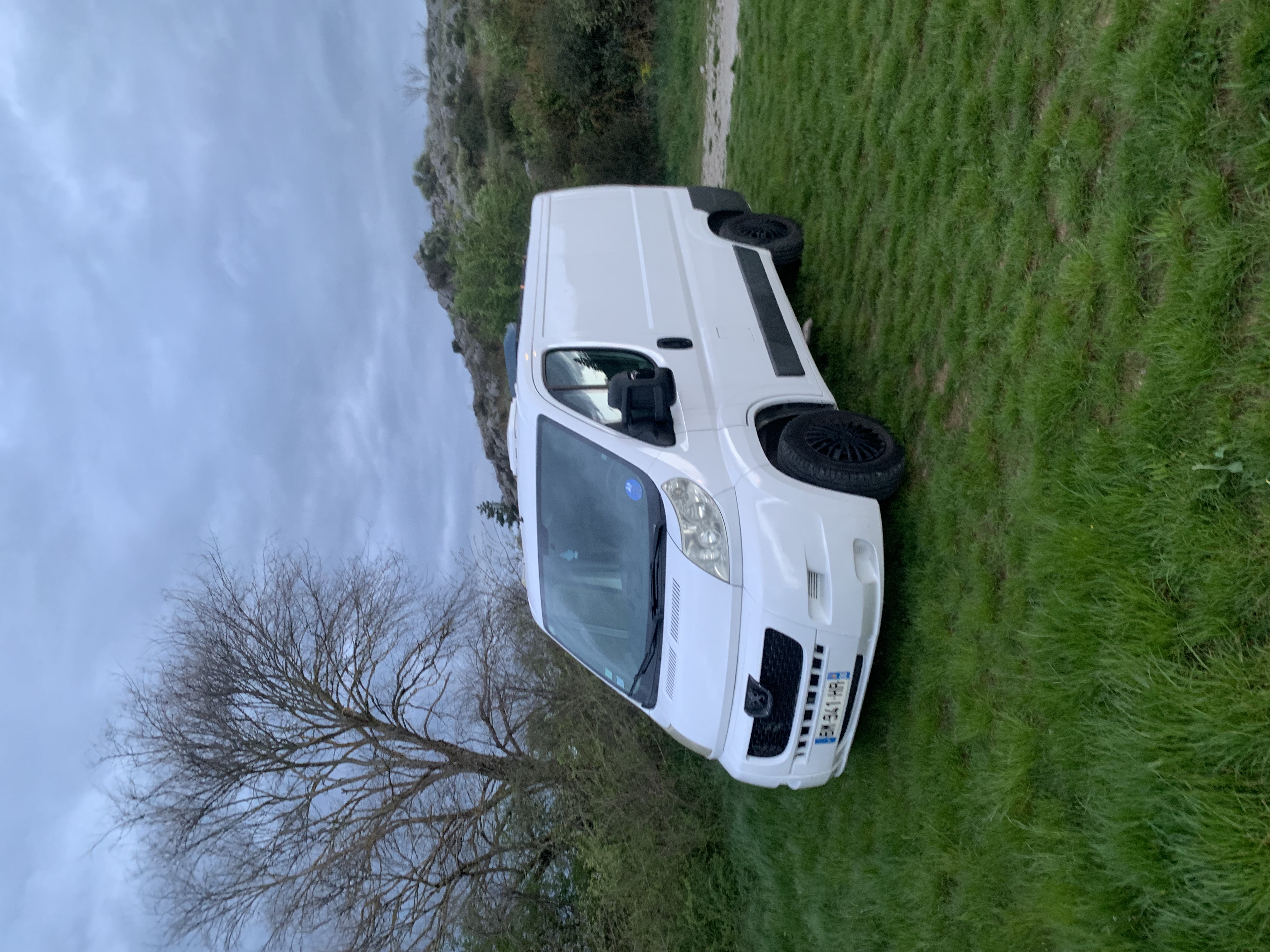 camping-car PEUGEOT BOXER  extérieur / latéral droit