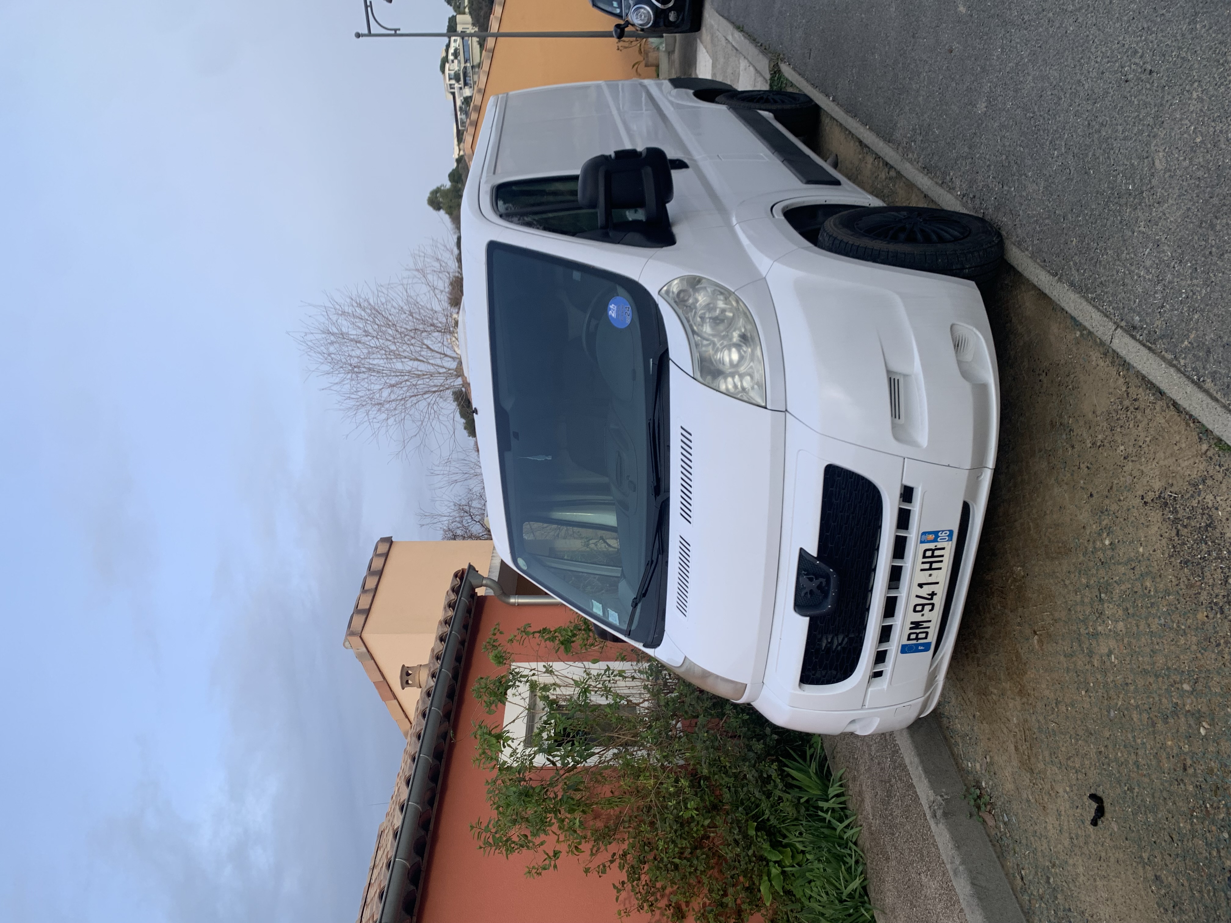 camping-car PEUGEOT BOXER  extérieur / face avant