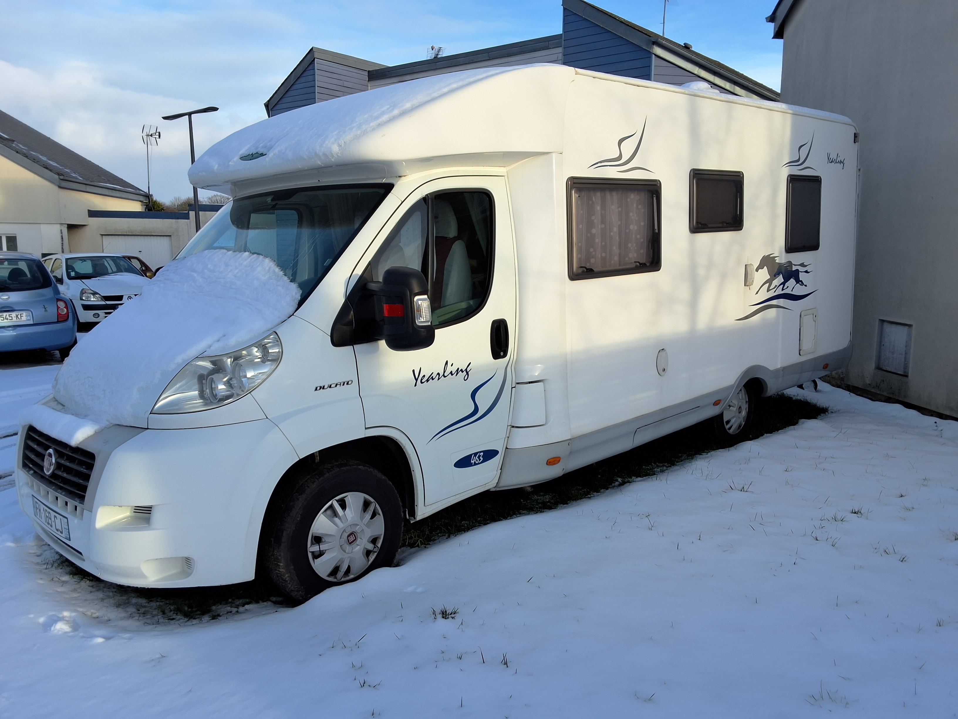 camping-car MC LOUIS YEARLING  extérieur / latéral gauche