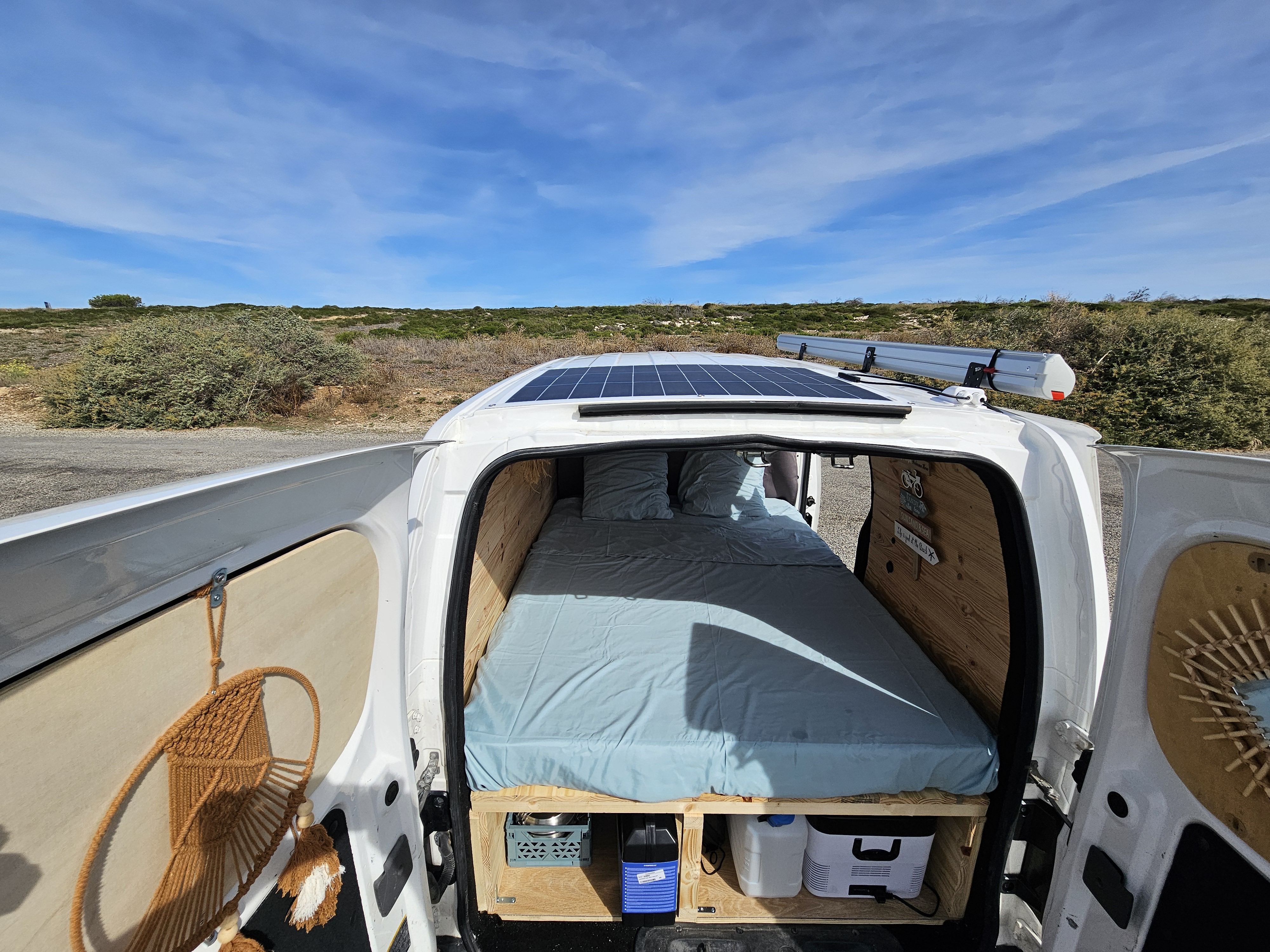 camping-car NISSAN NV200  extérieur / arrière