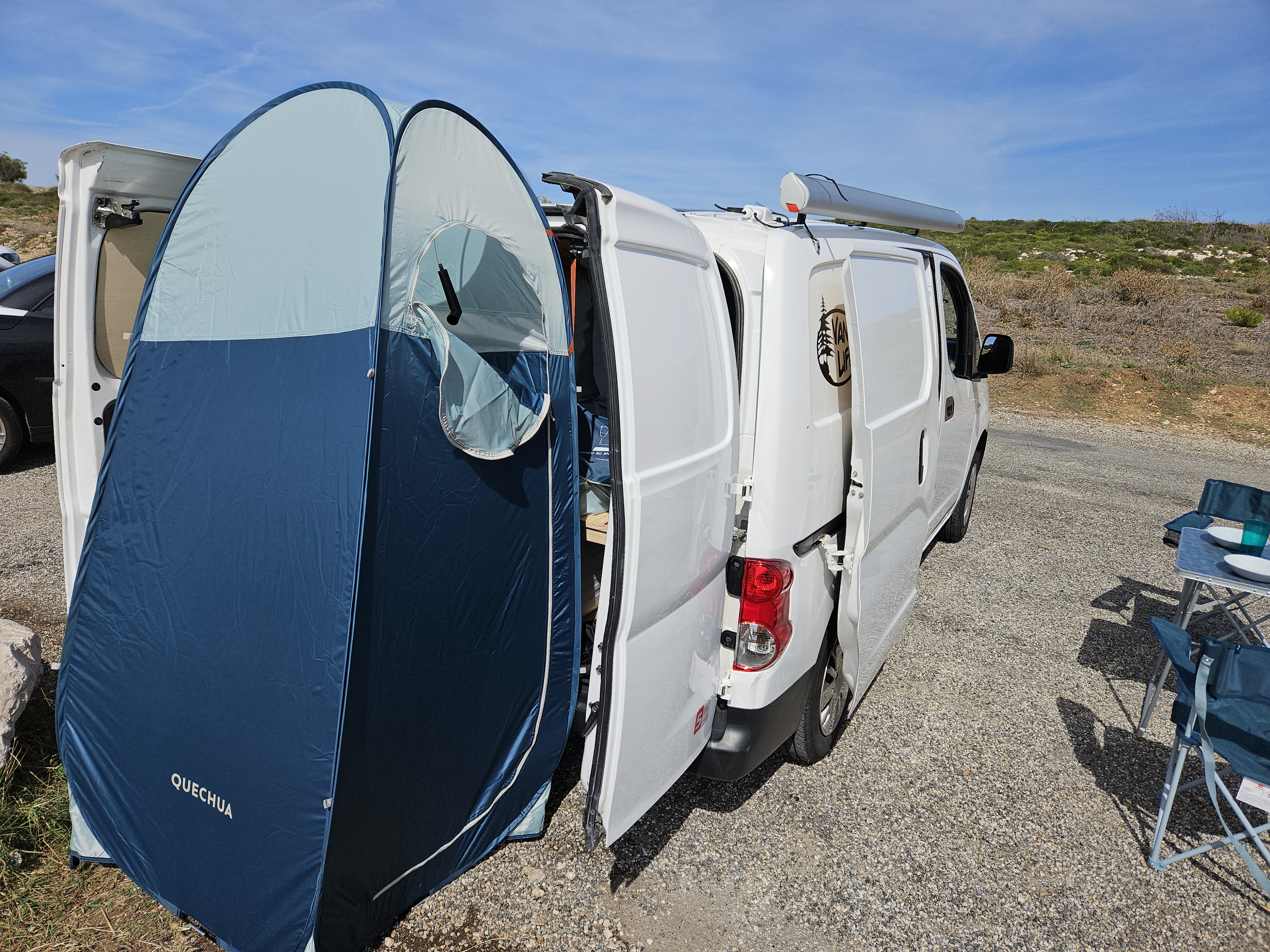 camping-car NISSAN NV200  extérieur / latéral droit