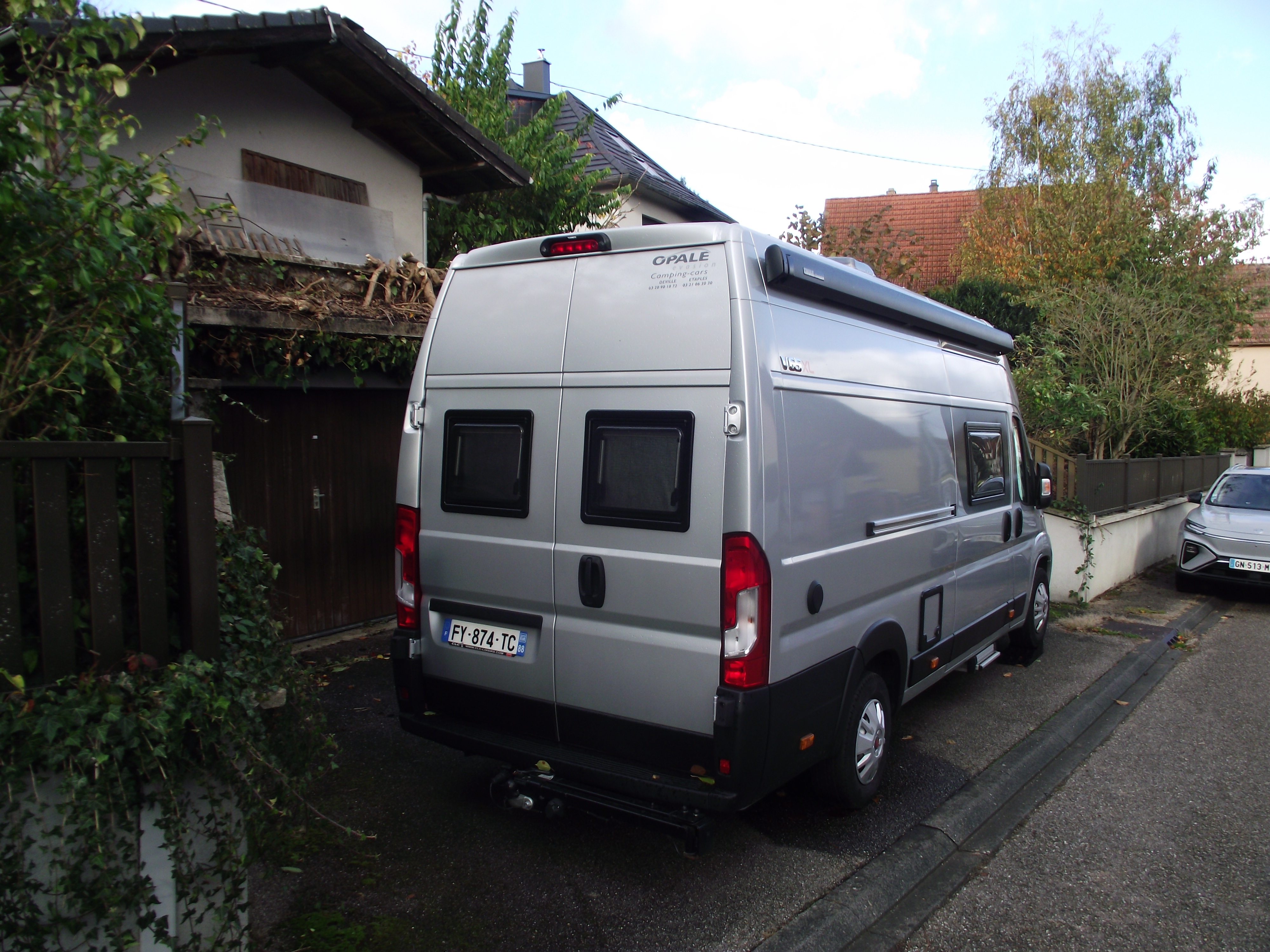 camping-car RAPIDO V 65 XL  extérieur / arrière