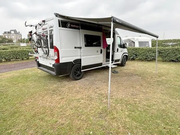 camping-car CHALLENGER 114  extérieur / latéral gauche