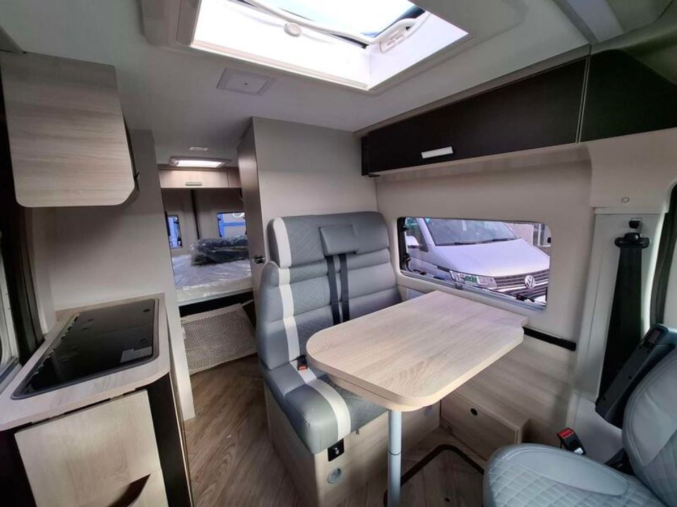 camping-car CHAUSSON V 594 S SPORT LINE  intérieur / coin salon