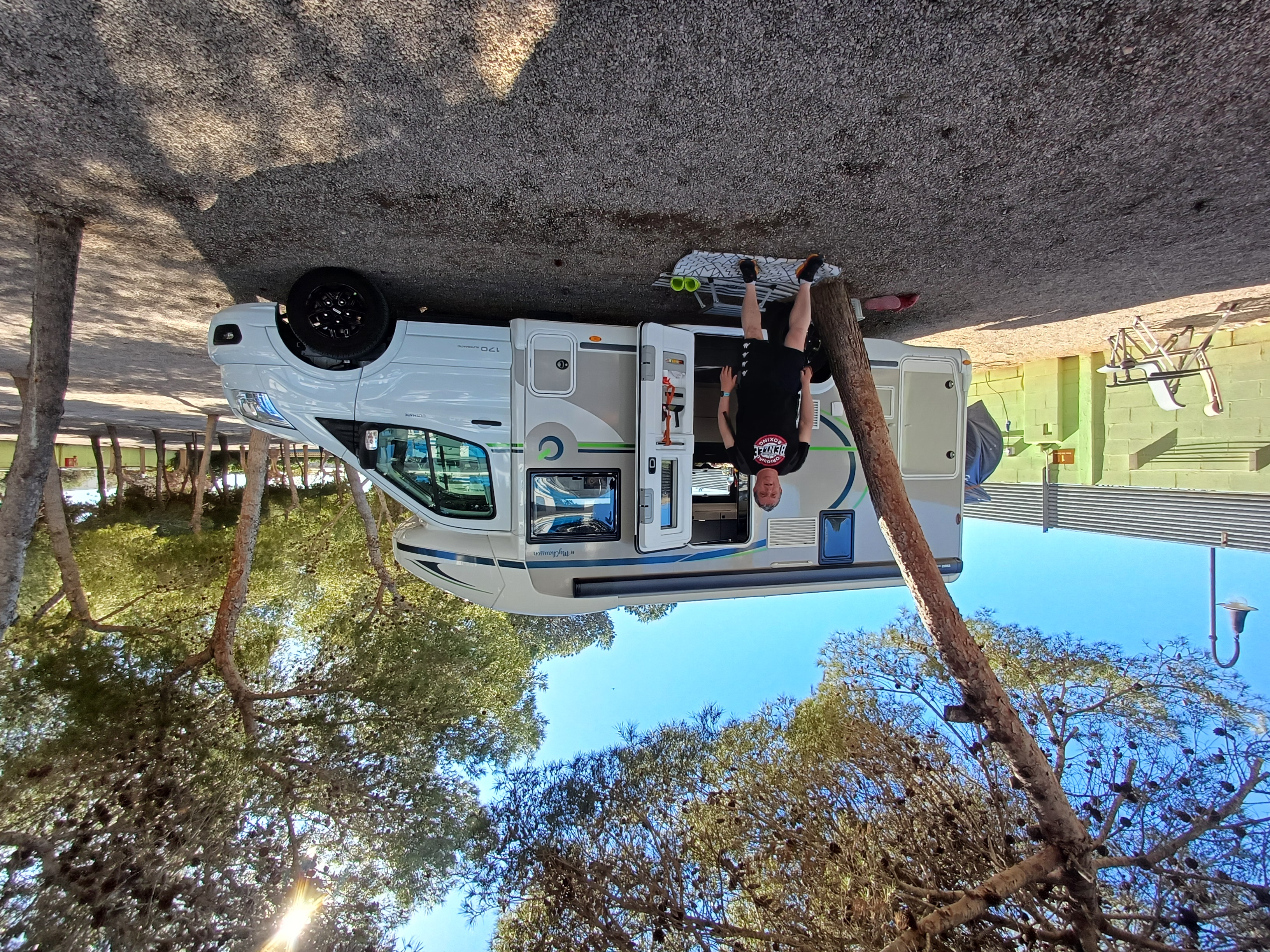 camping-car CHAUSSON 640 ULTIMATE TITANIUM  extérieur / face avant