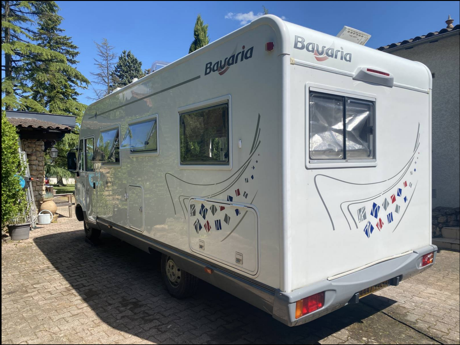 camping-car BAVARIA I 7 DP  extérieur / arrière