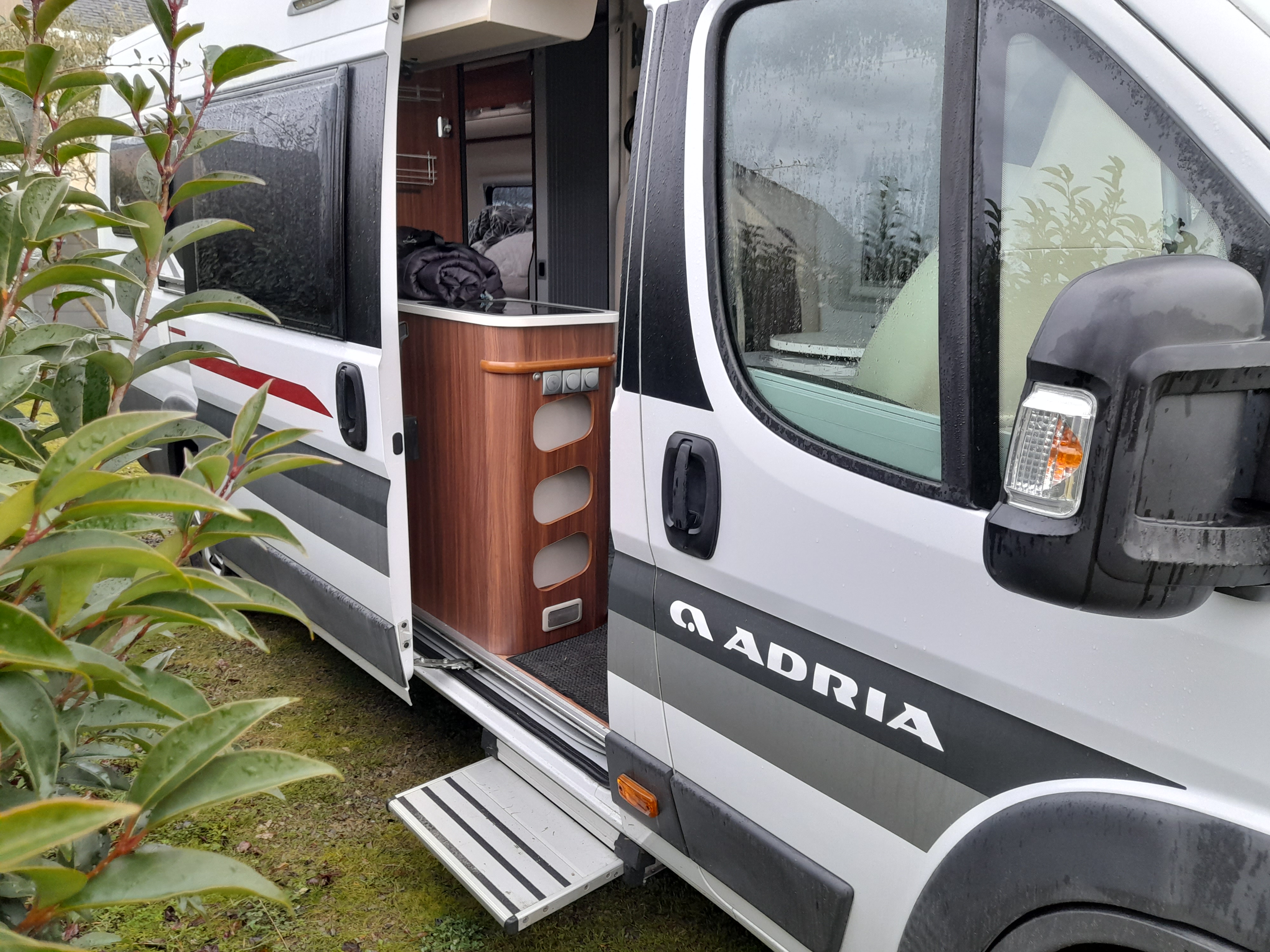 camping-car  ADRIA   extérieur / latéral droit