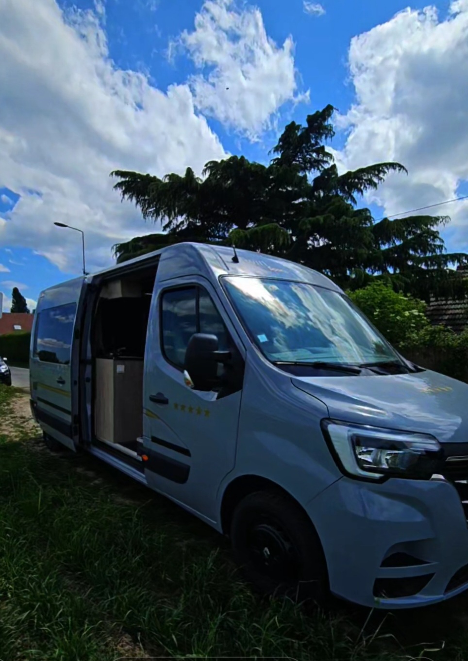 camping-car RENAULT MASTER  extérieur / face avant