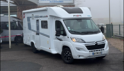 camping-car PILOTE P696  extérieur / face avant