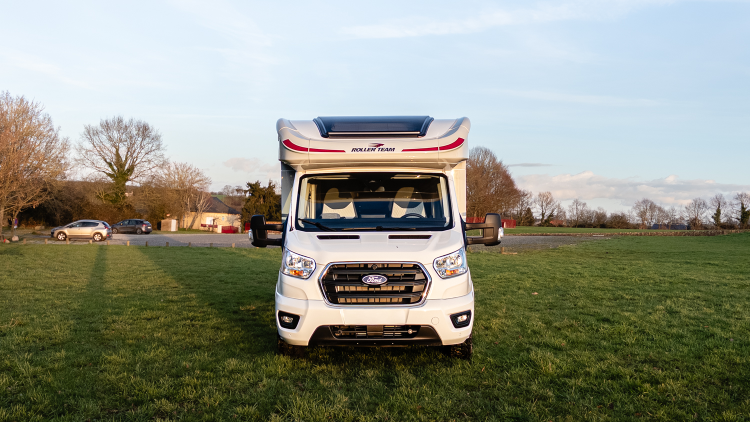 camping-car ROLLER TEAM KRONOS 285TL  extérieur / face avant