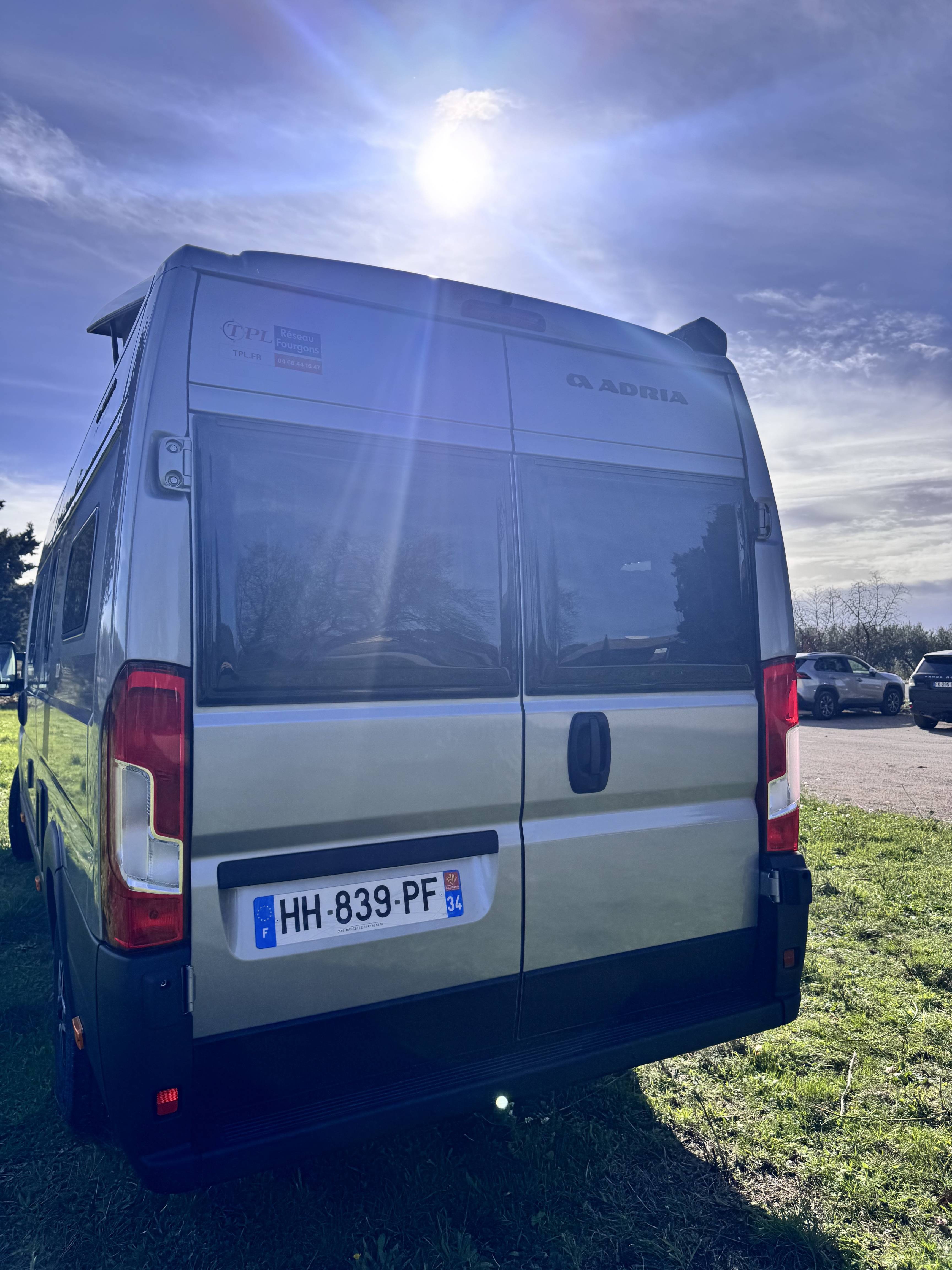 camping-car ADRIA TWIN 60éme ANNIVERSAIRE  extérieur / arrière