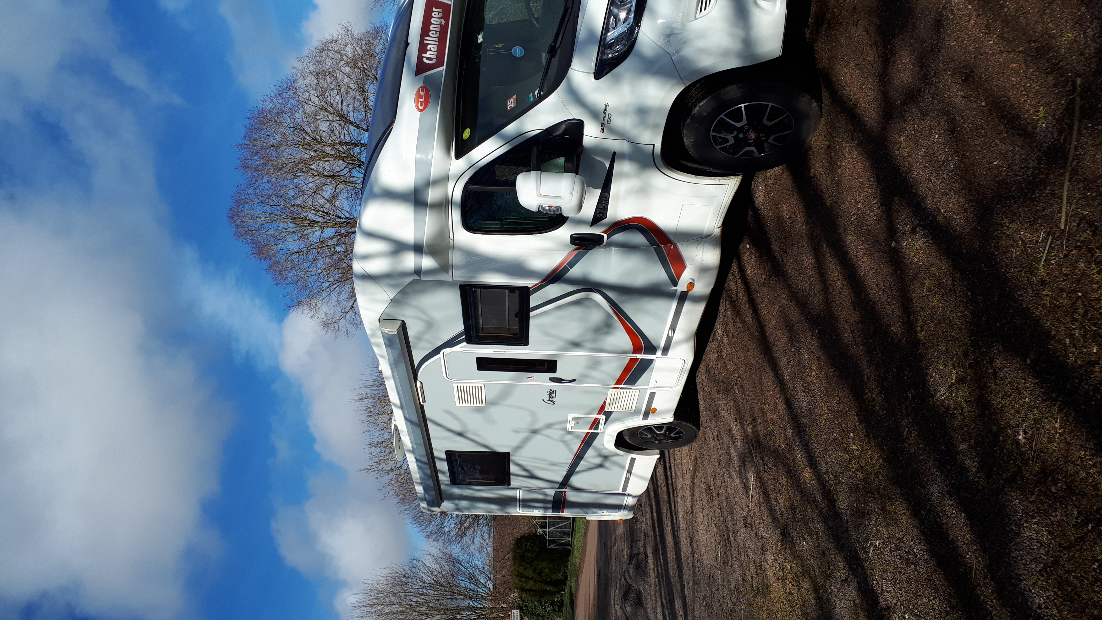 camping-car CHALLENGER GRAPHITE EDITION 378 XLB  extérieur / latéral gauche