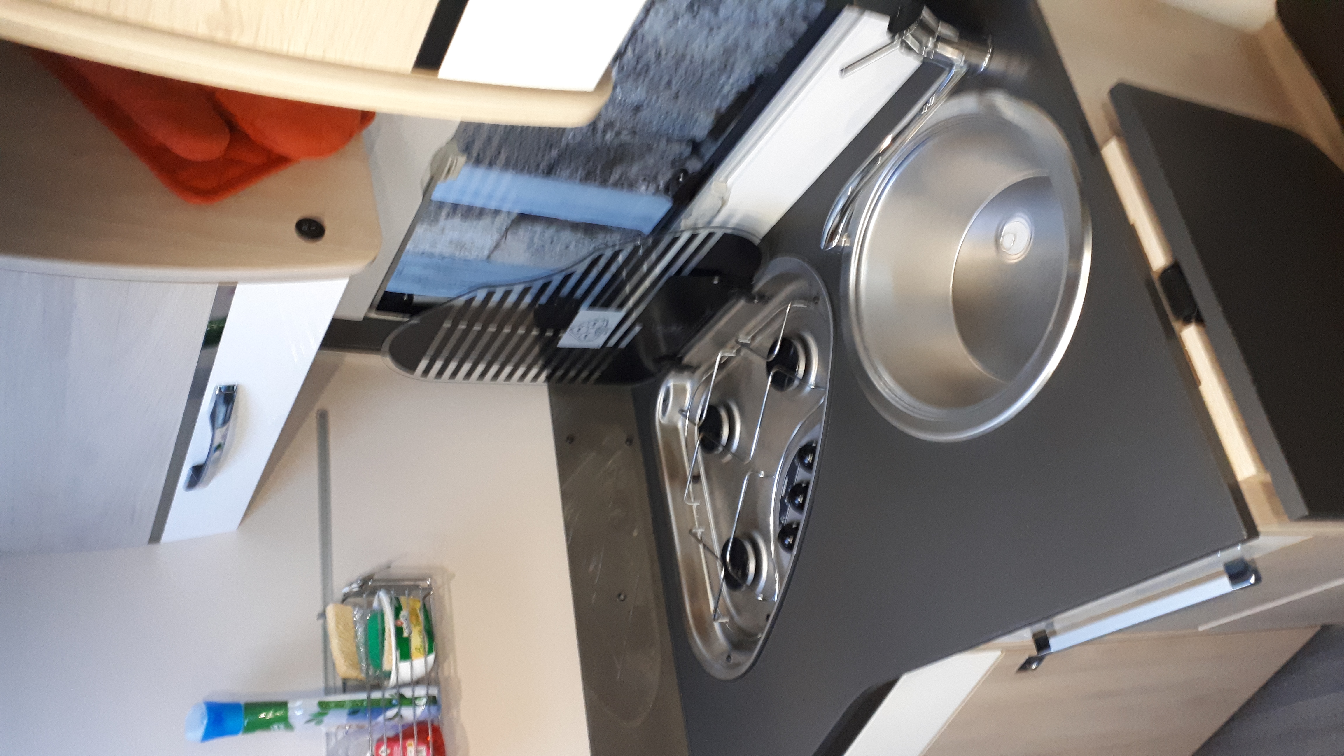 camping-car CHALLENGER GRAPHITE EDITION 378 XLB  intérieur  / coin cuisine