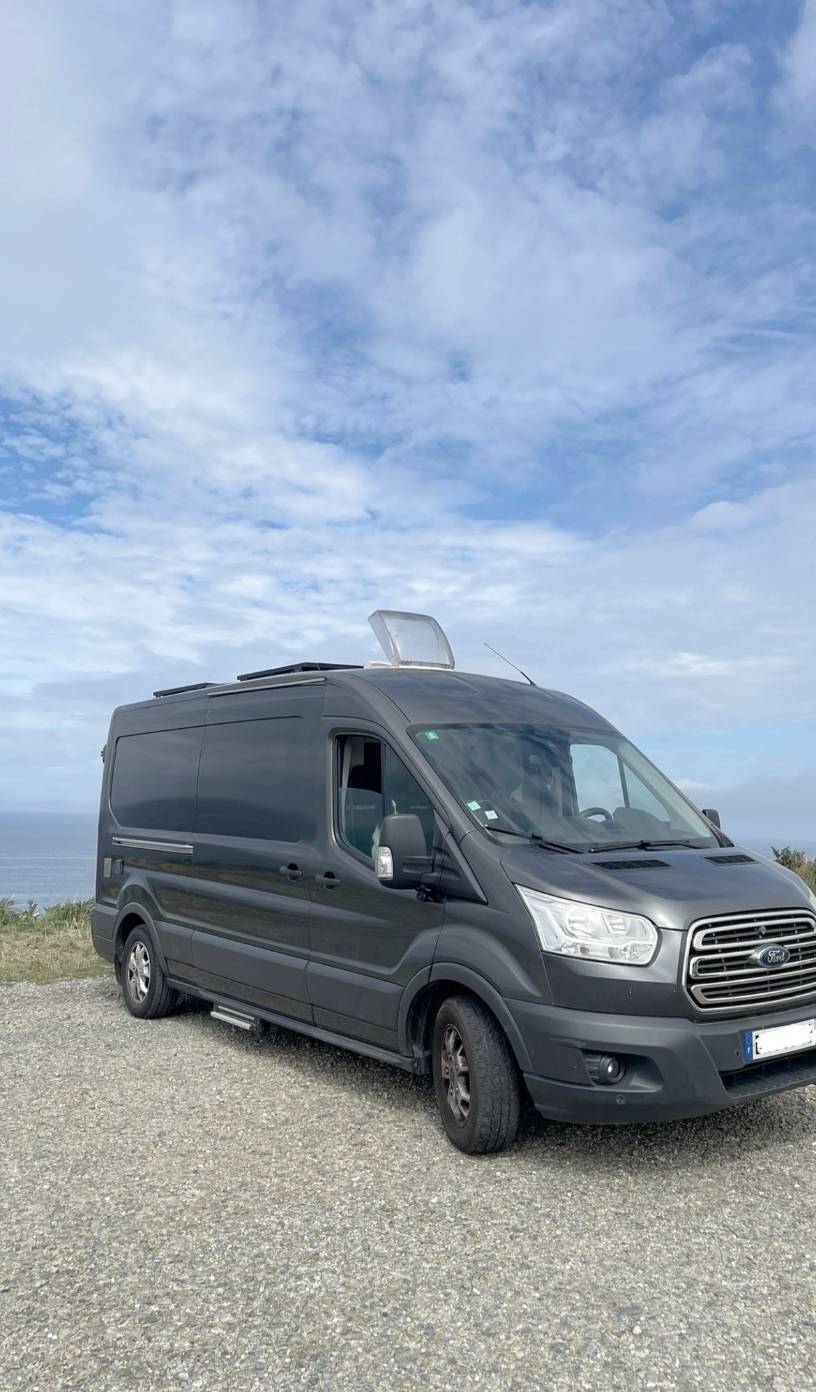 camping-car FORD TRANSIT   extérieur / face avant