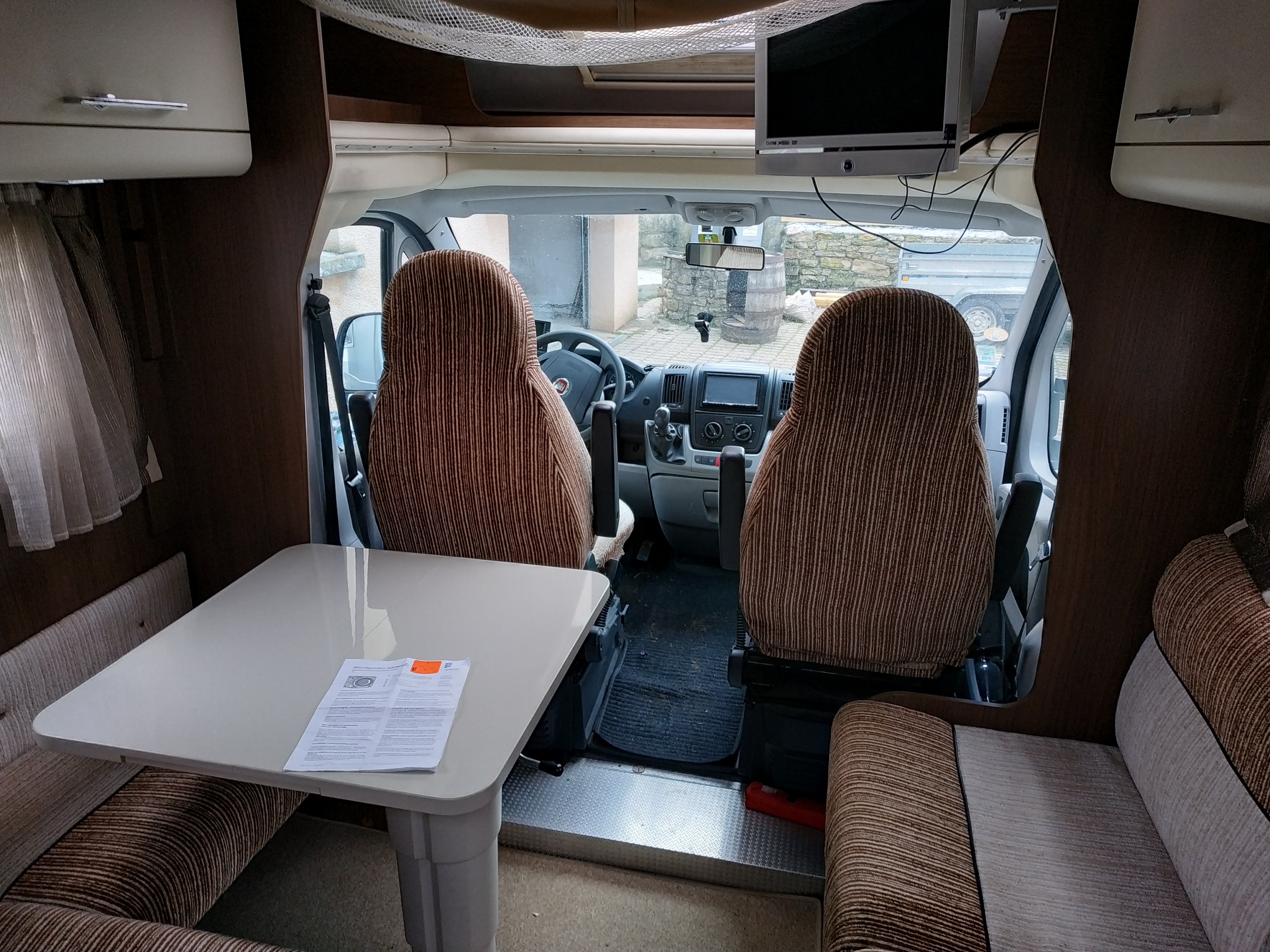 camping-car ROLLER TEAM   intérieur / coin salon