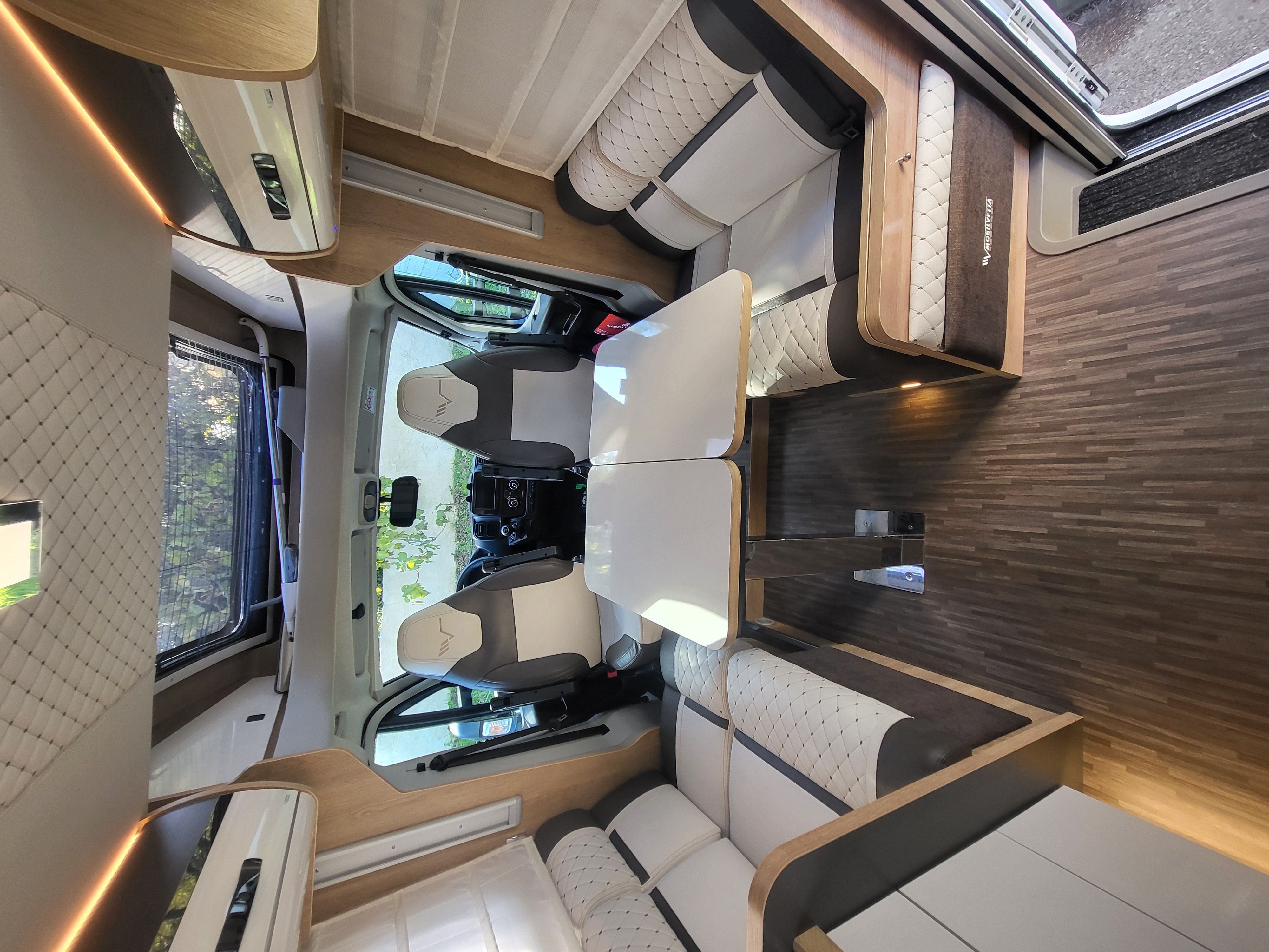 camping-car MOBILVETTA DESIGN KEA  intérieur / coin salon