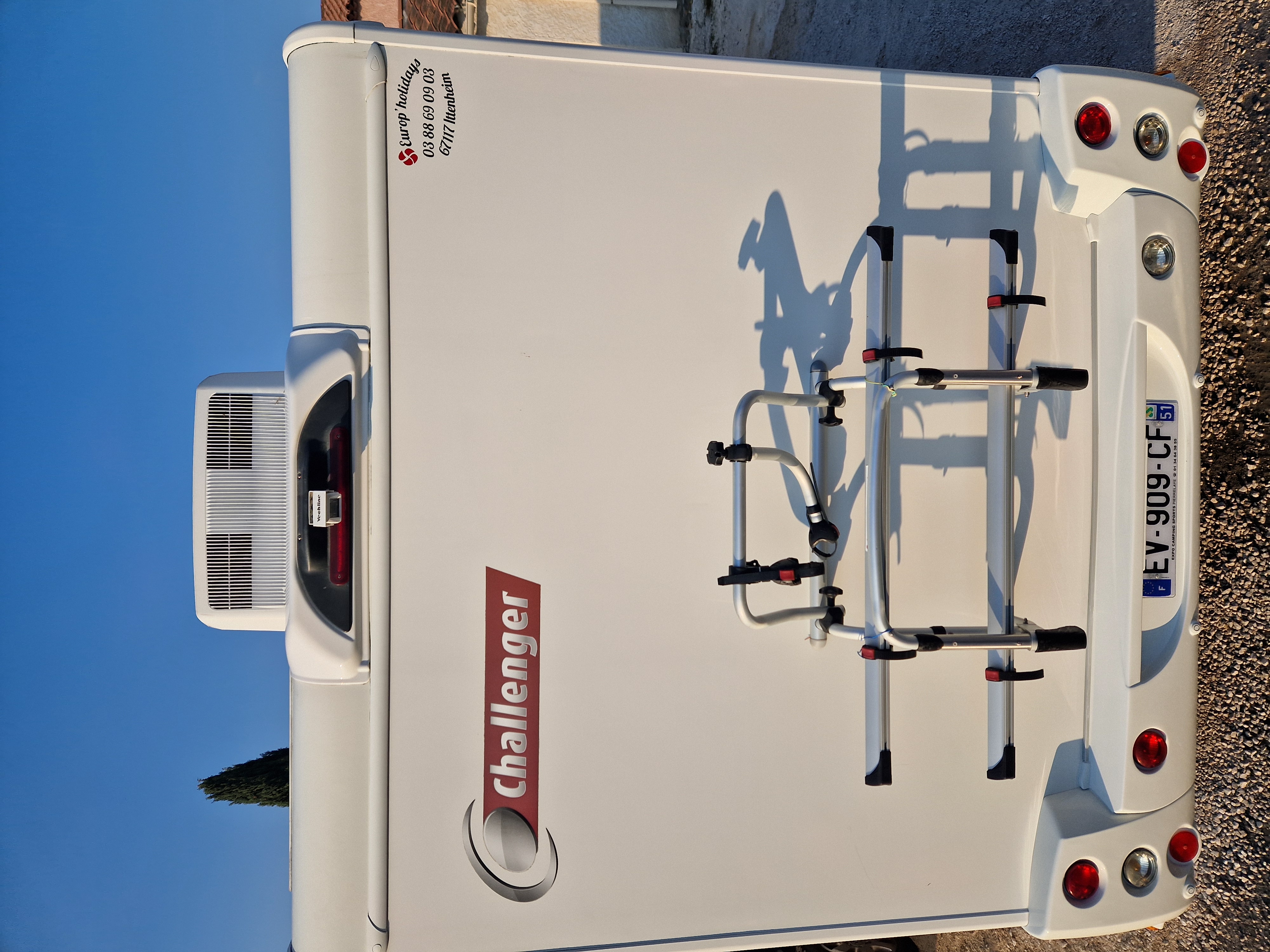 camping-car CHALLENGER GENESIS 288 EB  extérieur / arrière