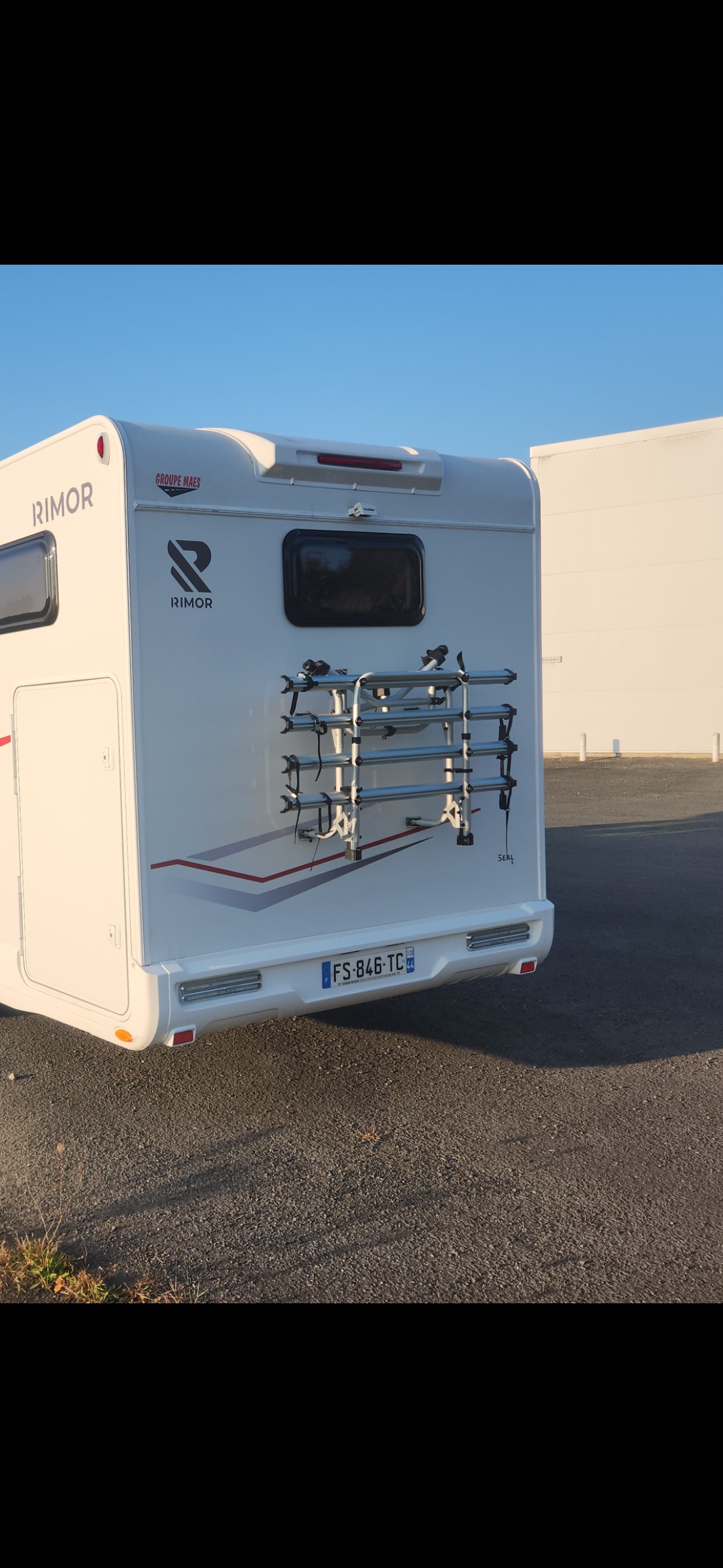 camping-car RIMOR  extérieur / arrière