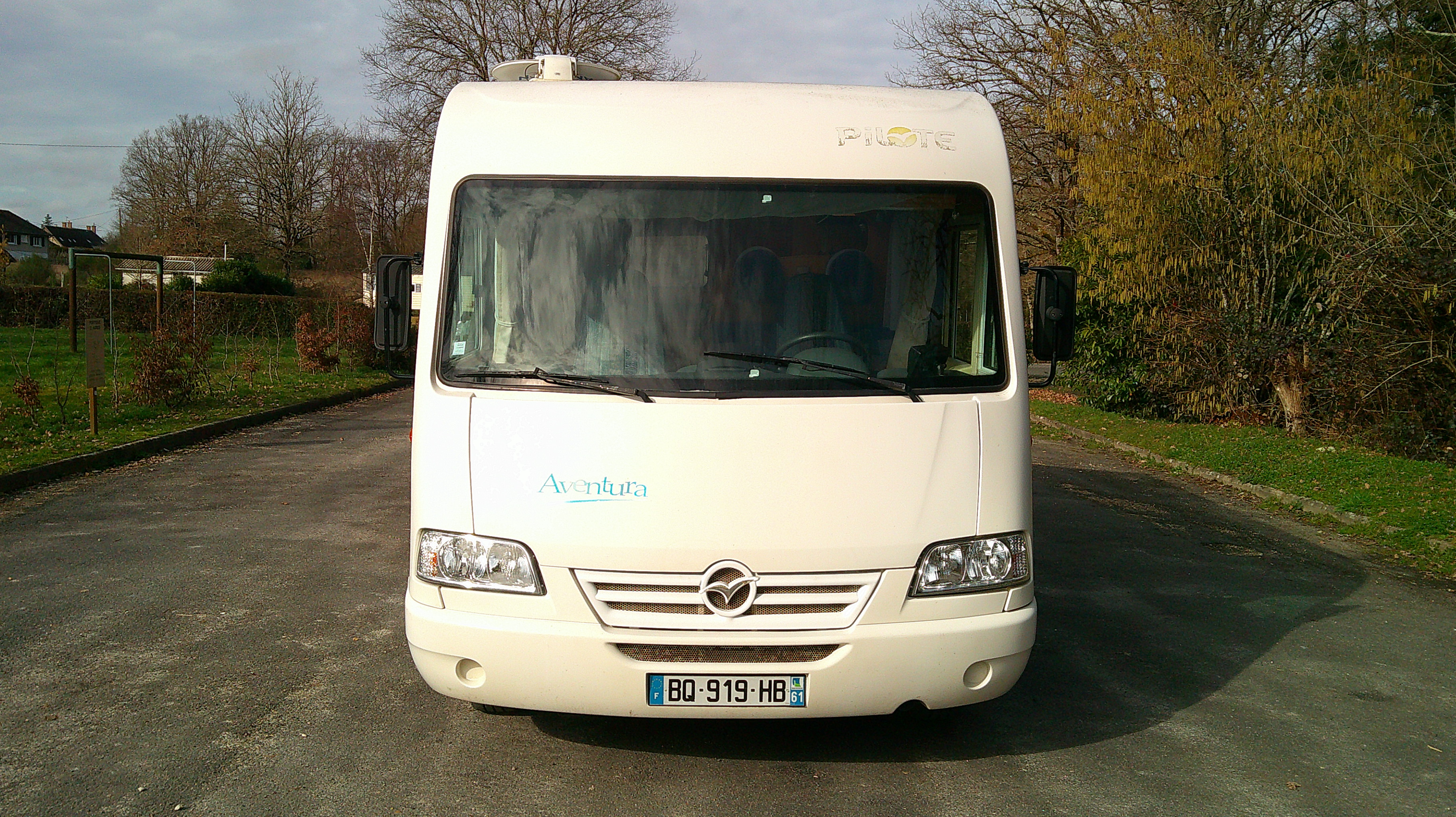 camping-car PILOTE G680 AVENTURA  extérieur / face avant