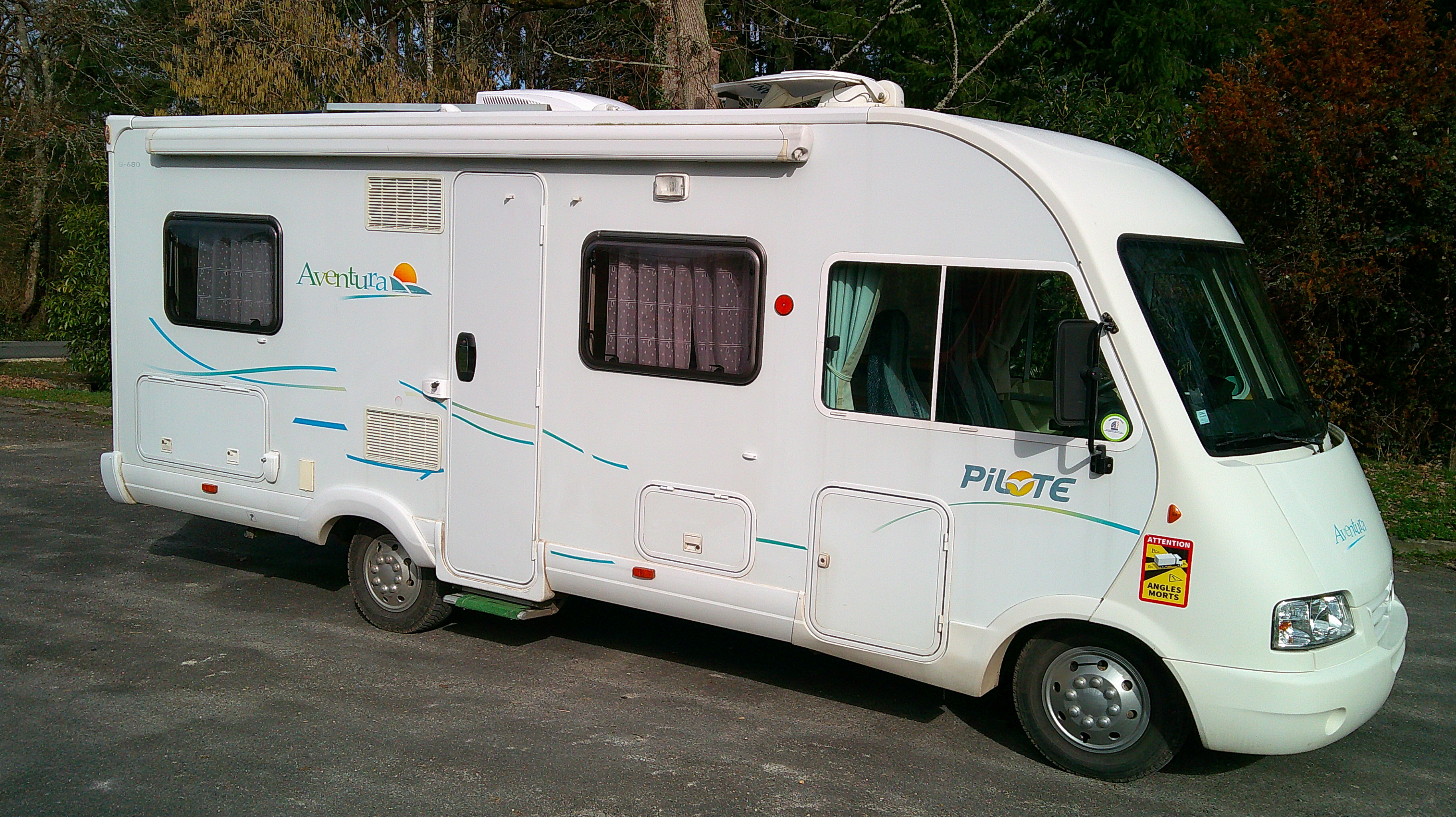 camping-car PILOTE G680 AVENTURA  extérieur / latéral droit