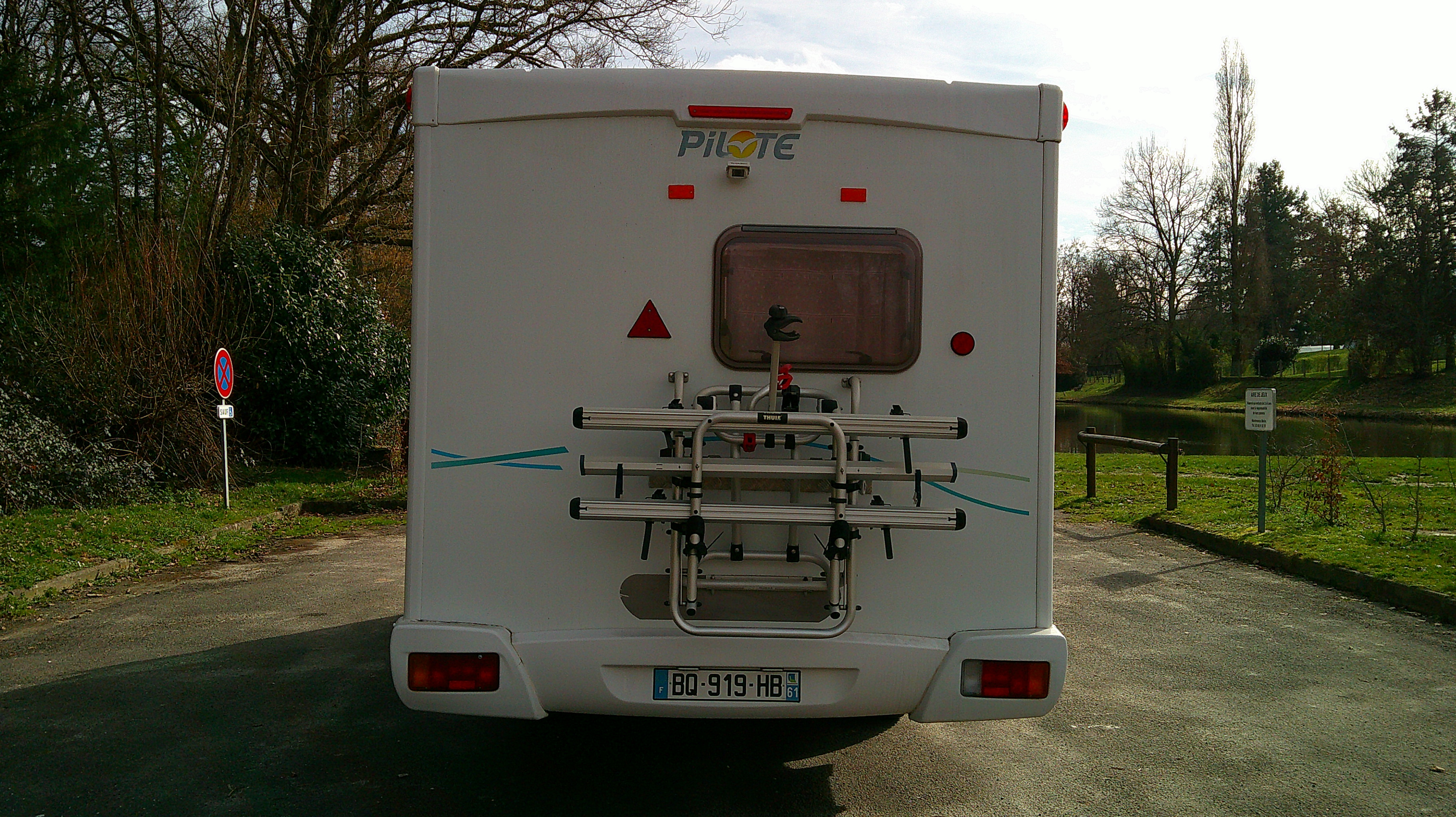 camping-car PILOTE G680 AVENTURA  extérieur / arrière