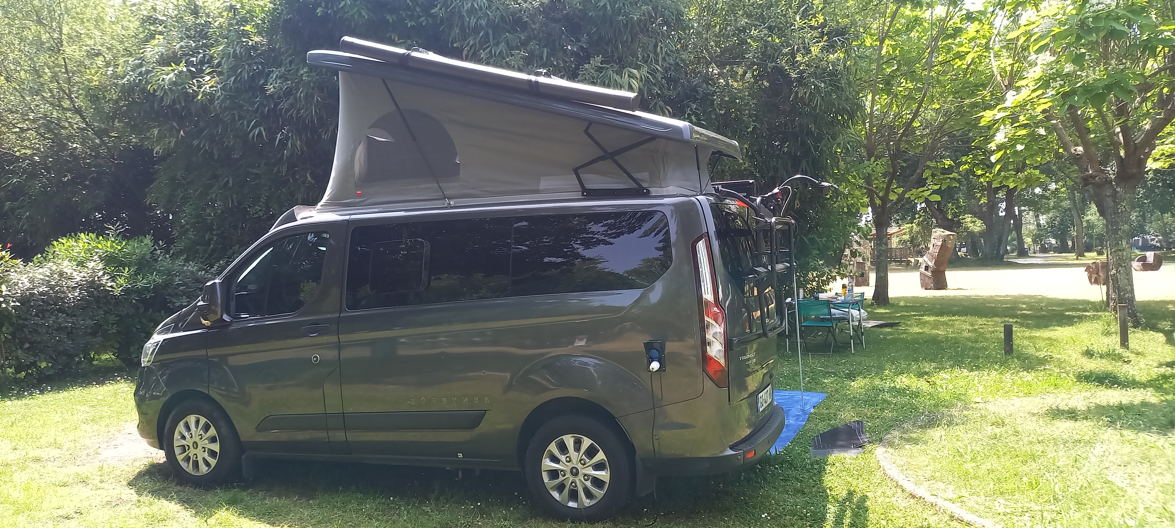 camping-car  BURSTNER COPPA 500  extérieur / latéral gauche