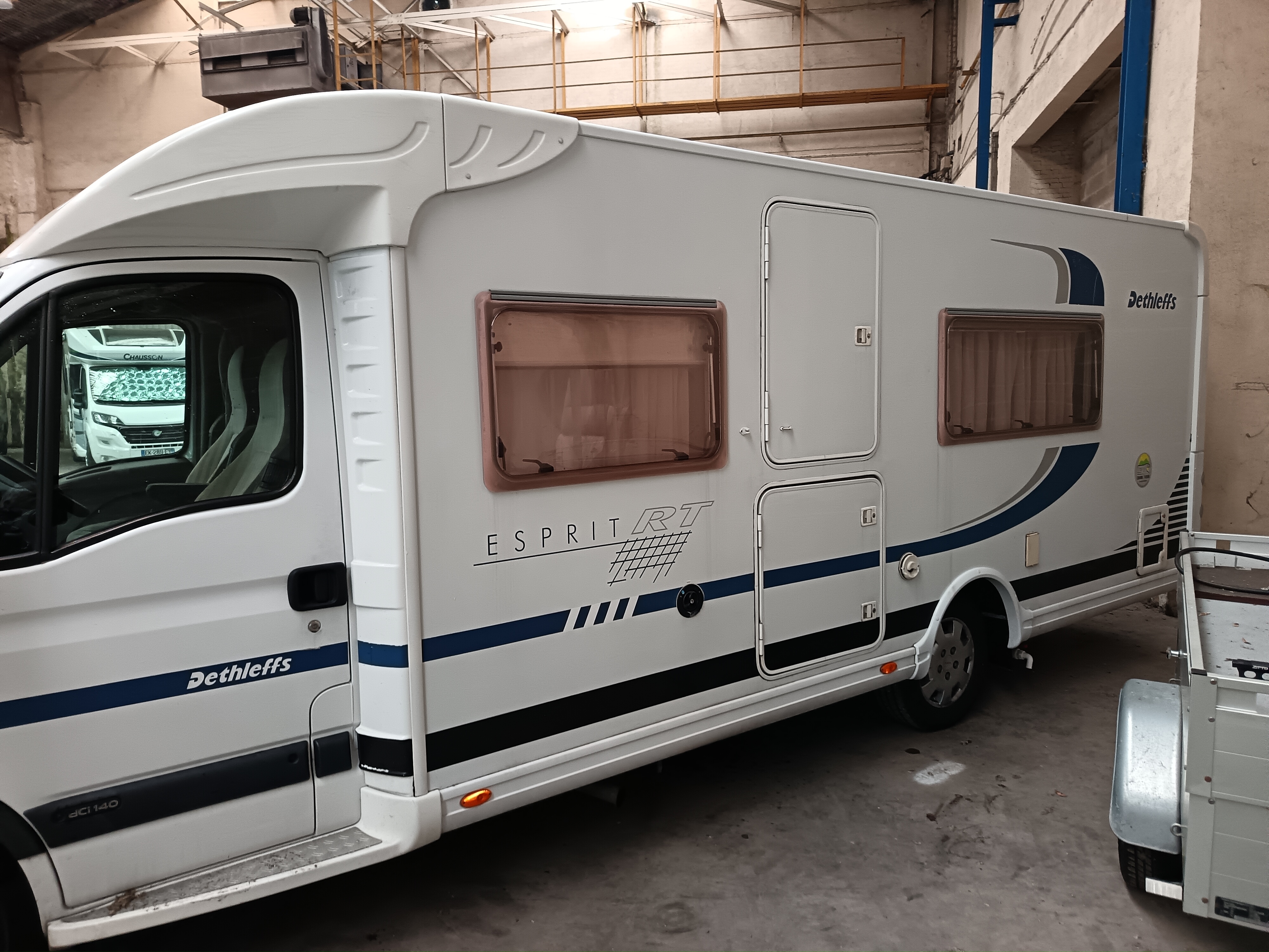 camping-car DETHLEFFS ESPRIT RT  extérieur / latéral gauche