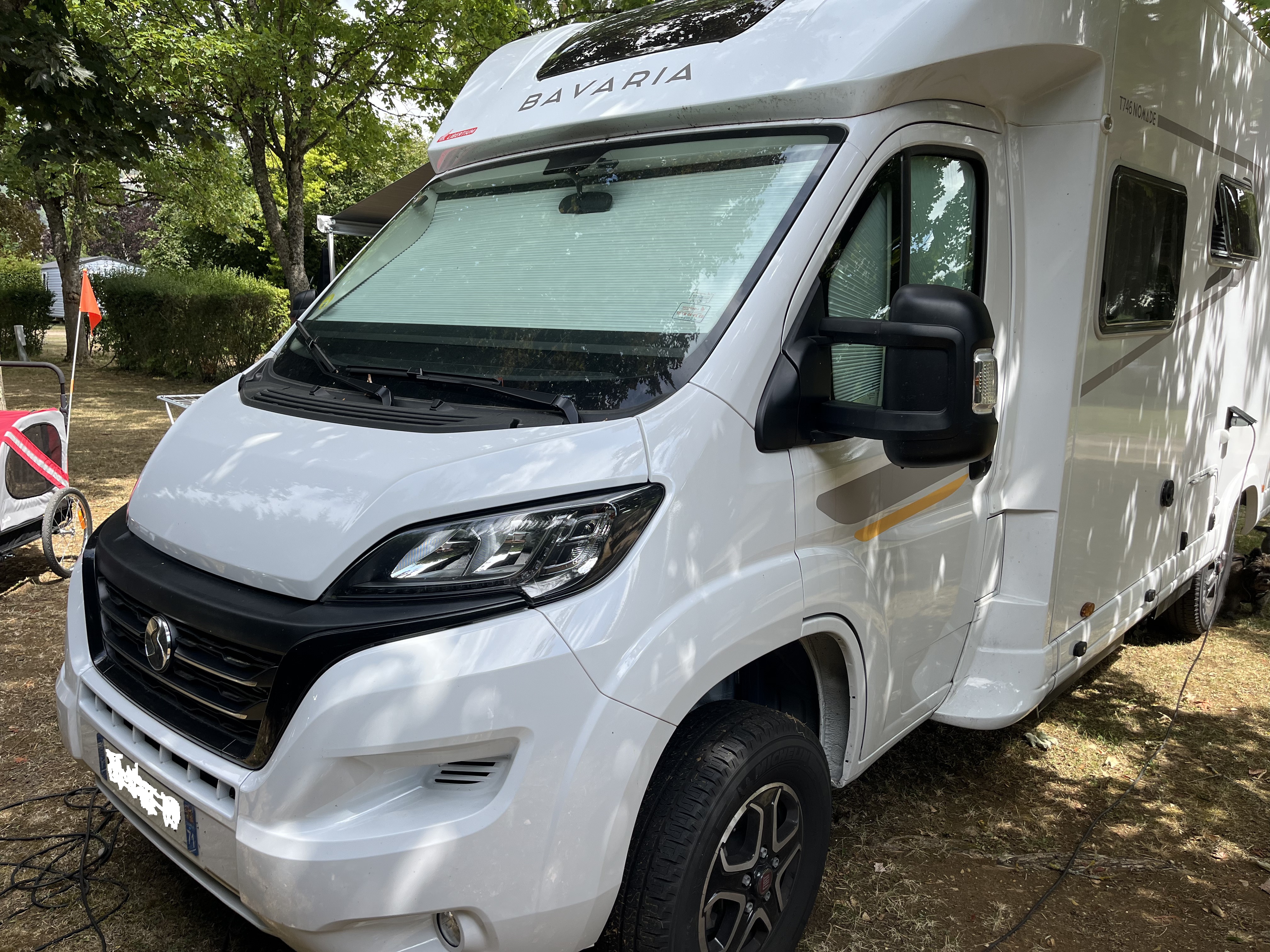 camping-car BAVARIA T746 FGJ NOMADE  extérieur / face avant