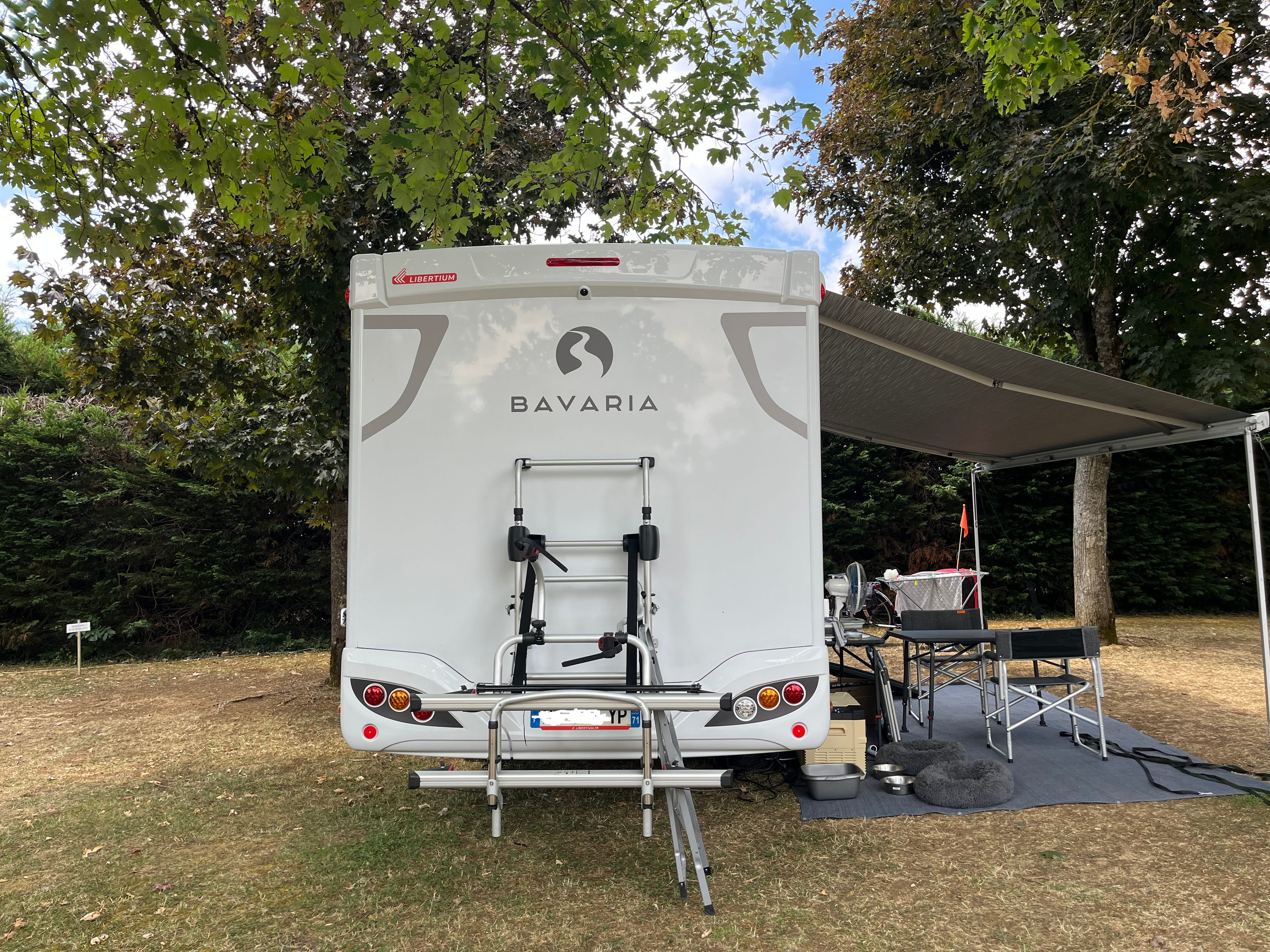 camping-car BAVARIA T746 FGJ NOMADE  extérieur / arrière