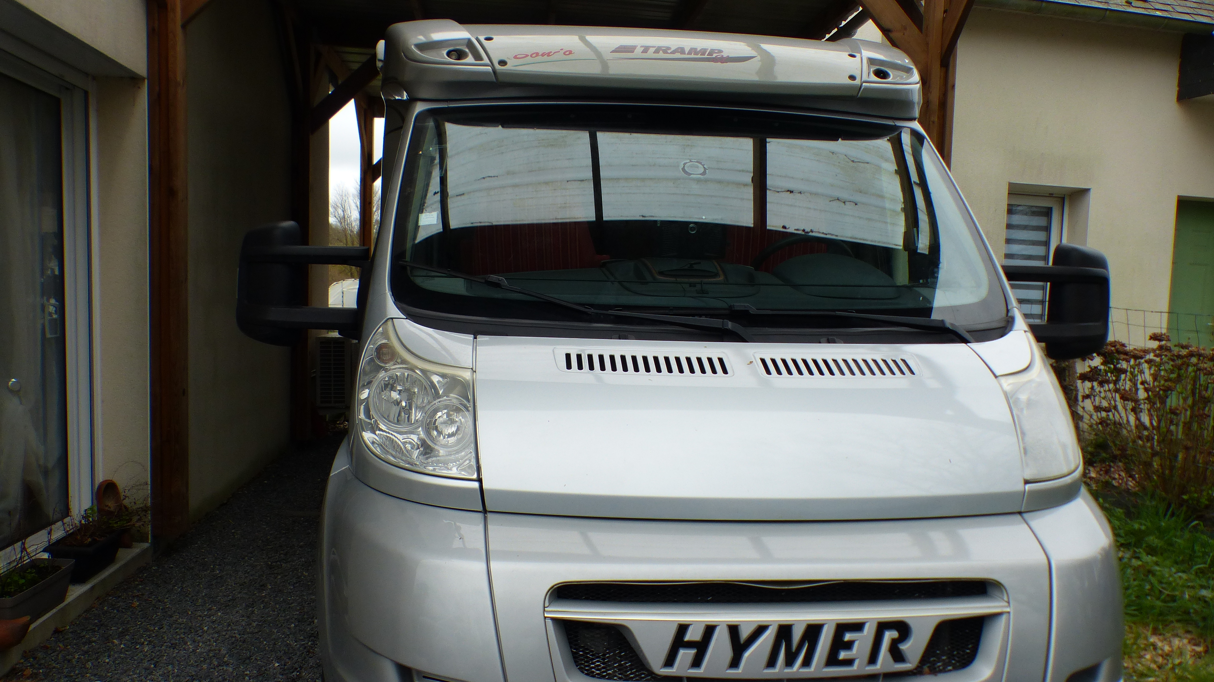 camping-car HYMER T 674   extérieur / face avant