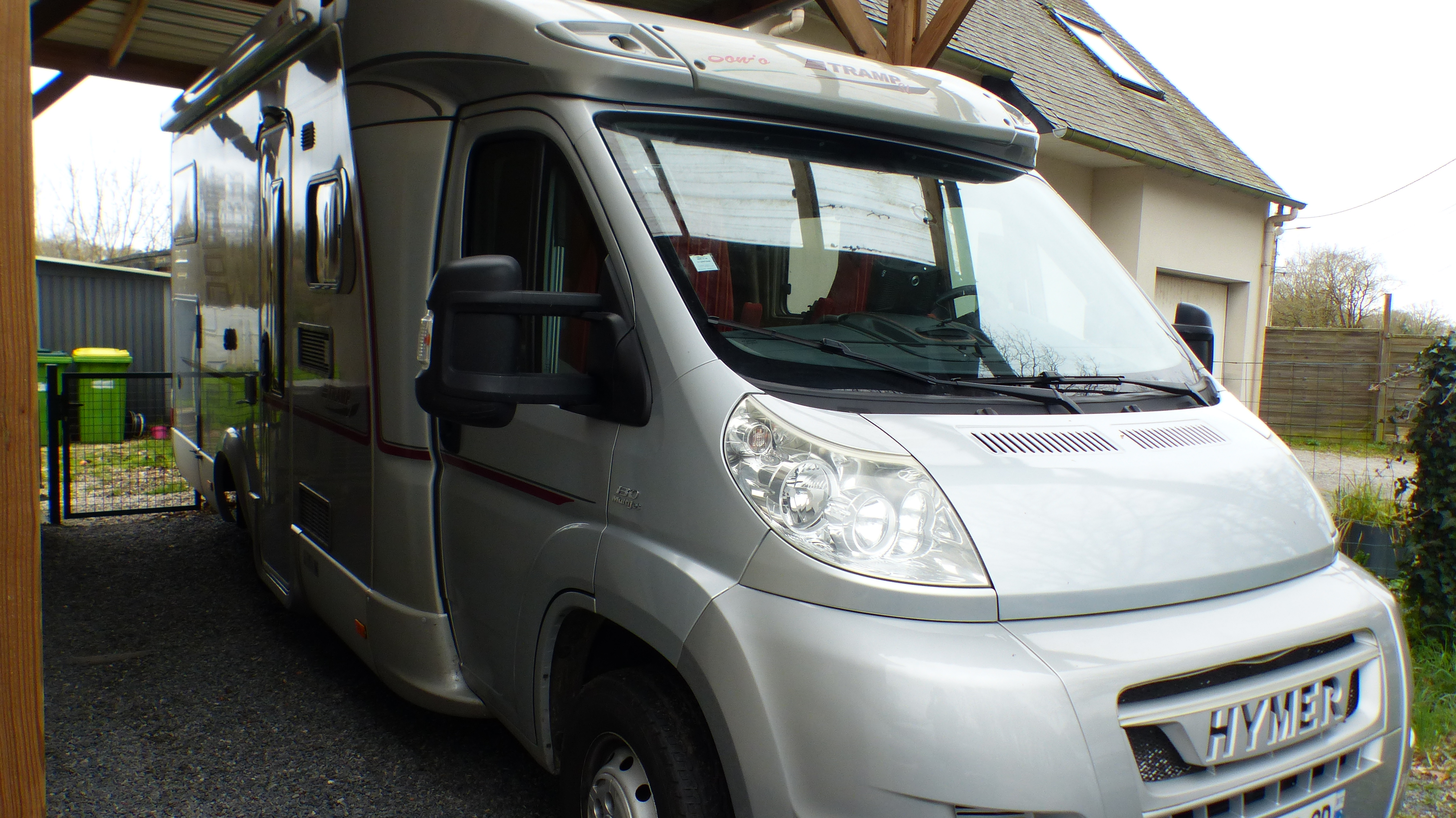 camping-car HYMER T 674   extérieur / latéral gauche