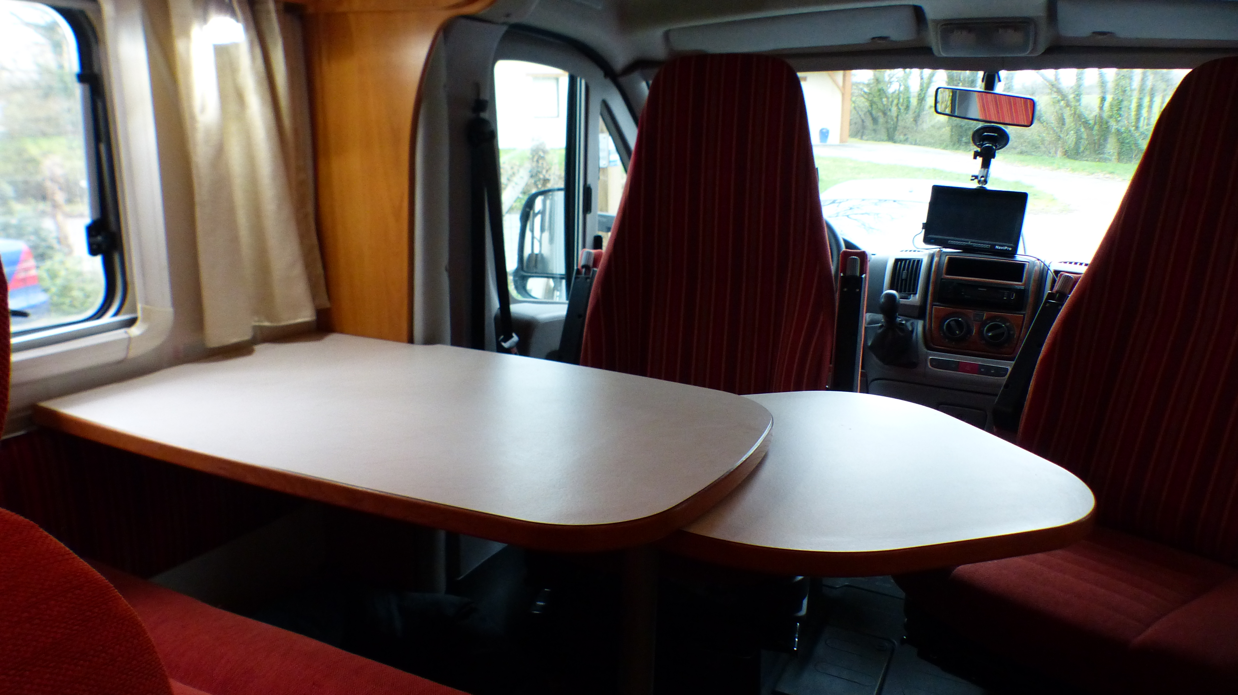 camping-car HYMER T 674   intérieur / coin salon
