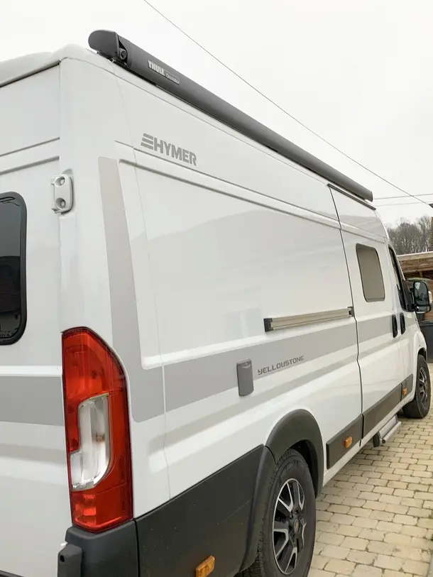camping-car HYMER YELLOWSTONE  extérieur / latéral droit