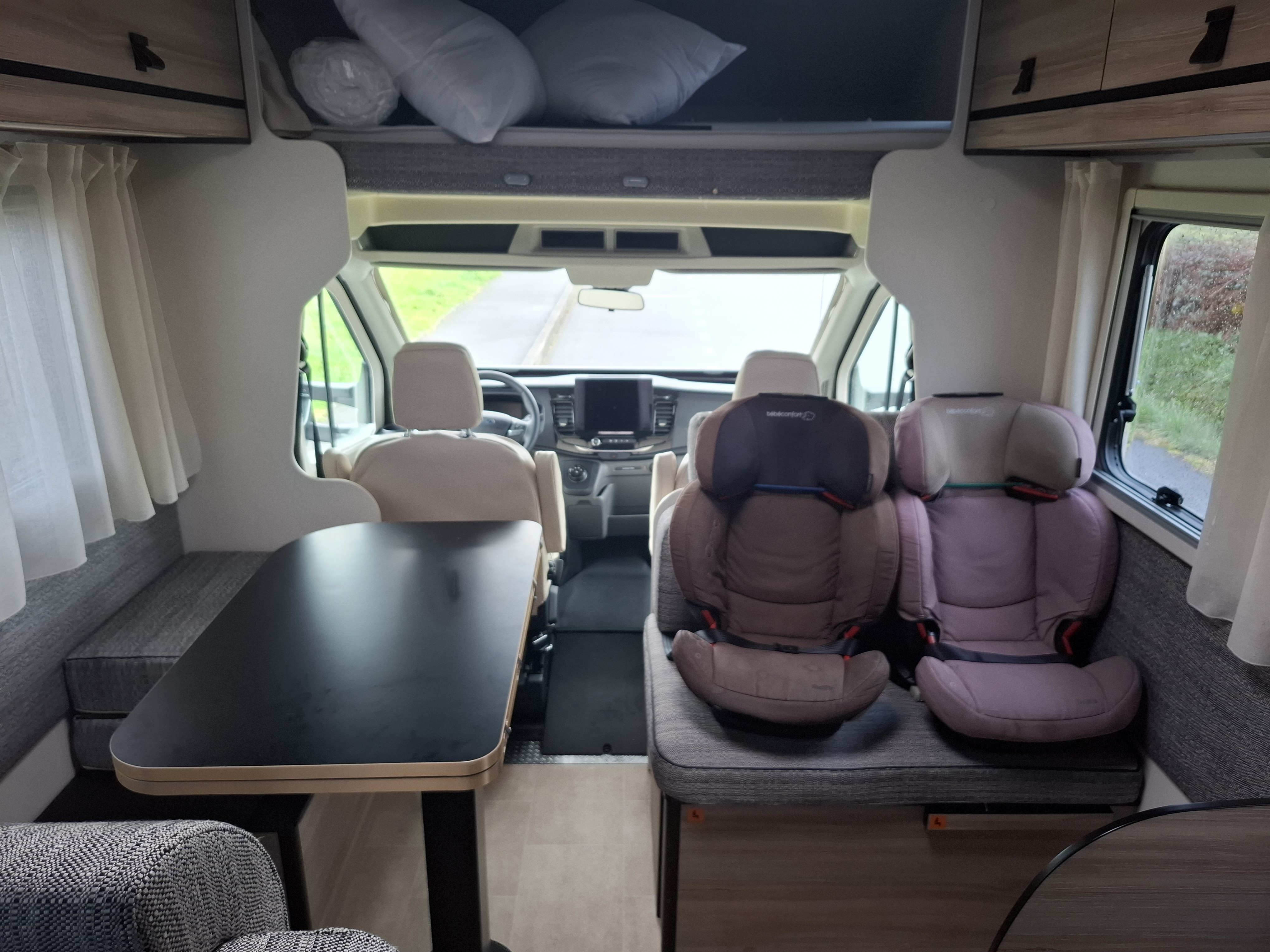 camping-car RIMOR KILLIG 50  intérieur / coin salon