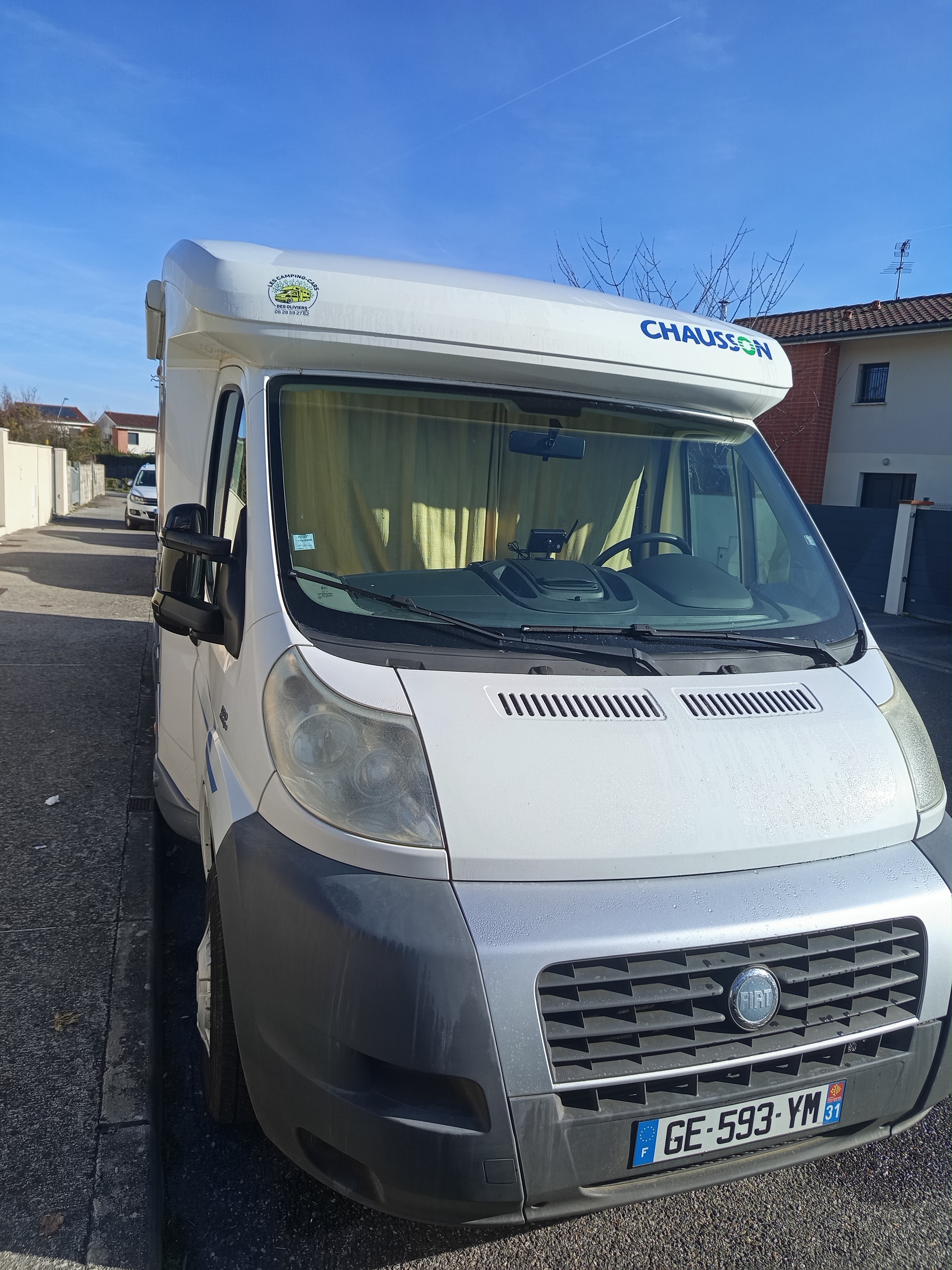 camping-car CHAUSSON FLASH 08  extérieur / latéral gauche