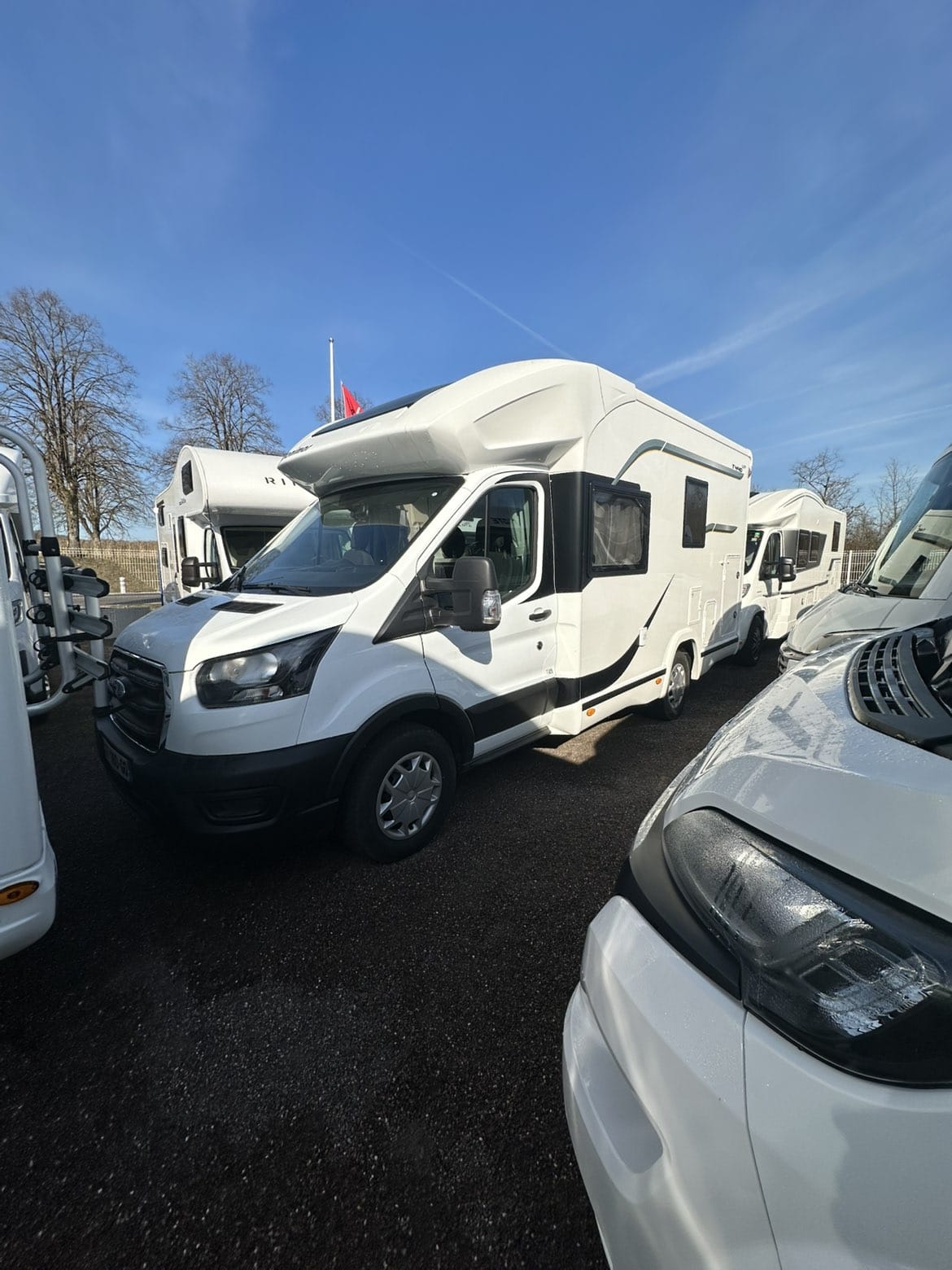 camping-car BENIMAR TESSORO 440 UP  extérieur / face avant