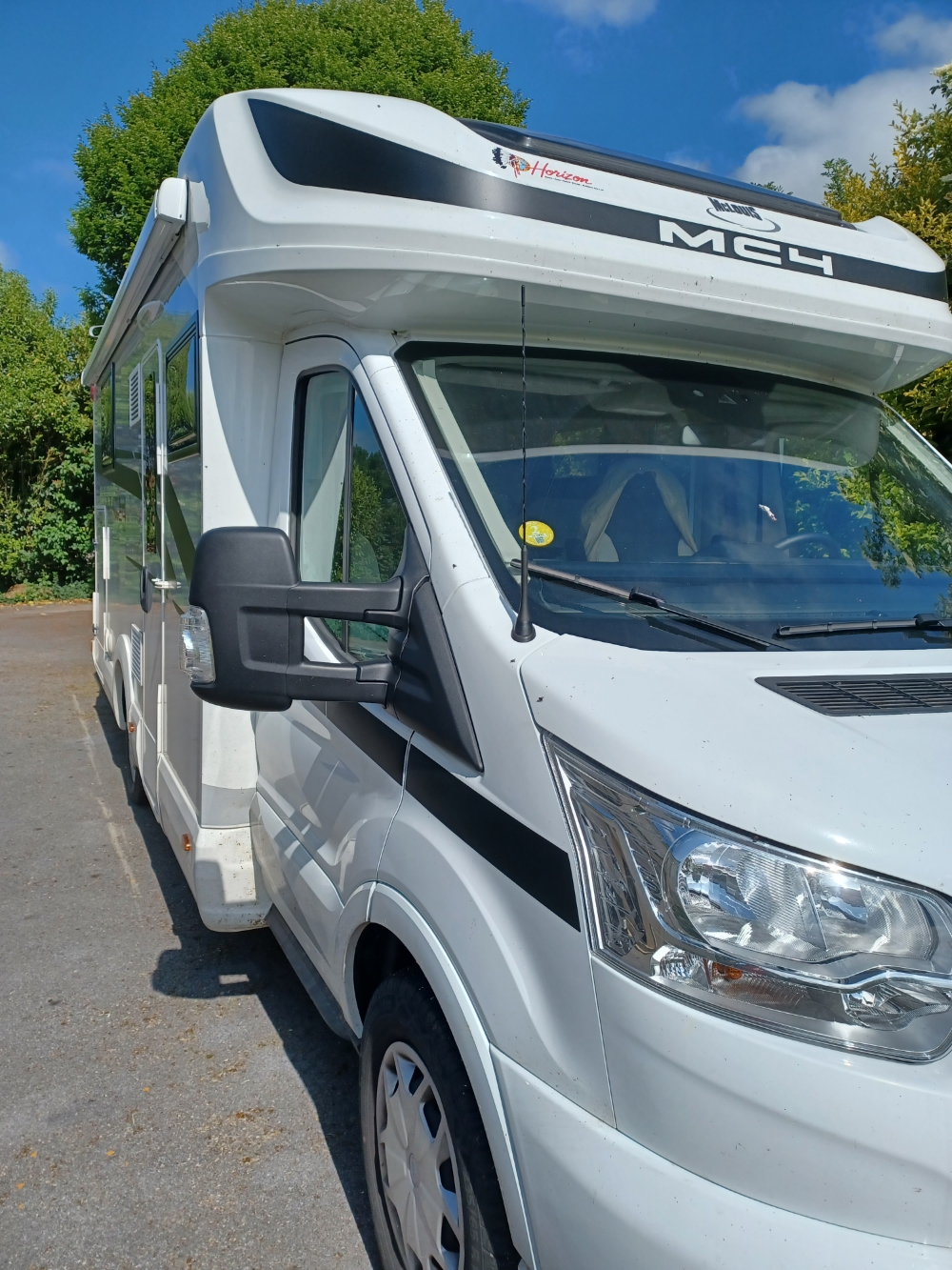 camping-car MC LOUIS MC4 381  extérieur / face avant