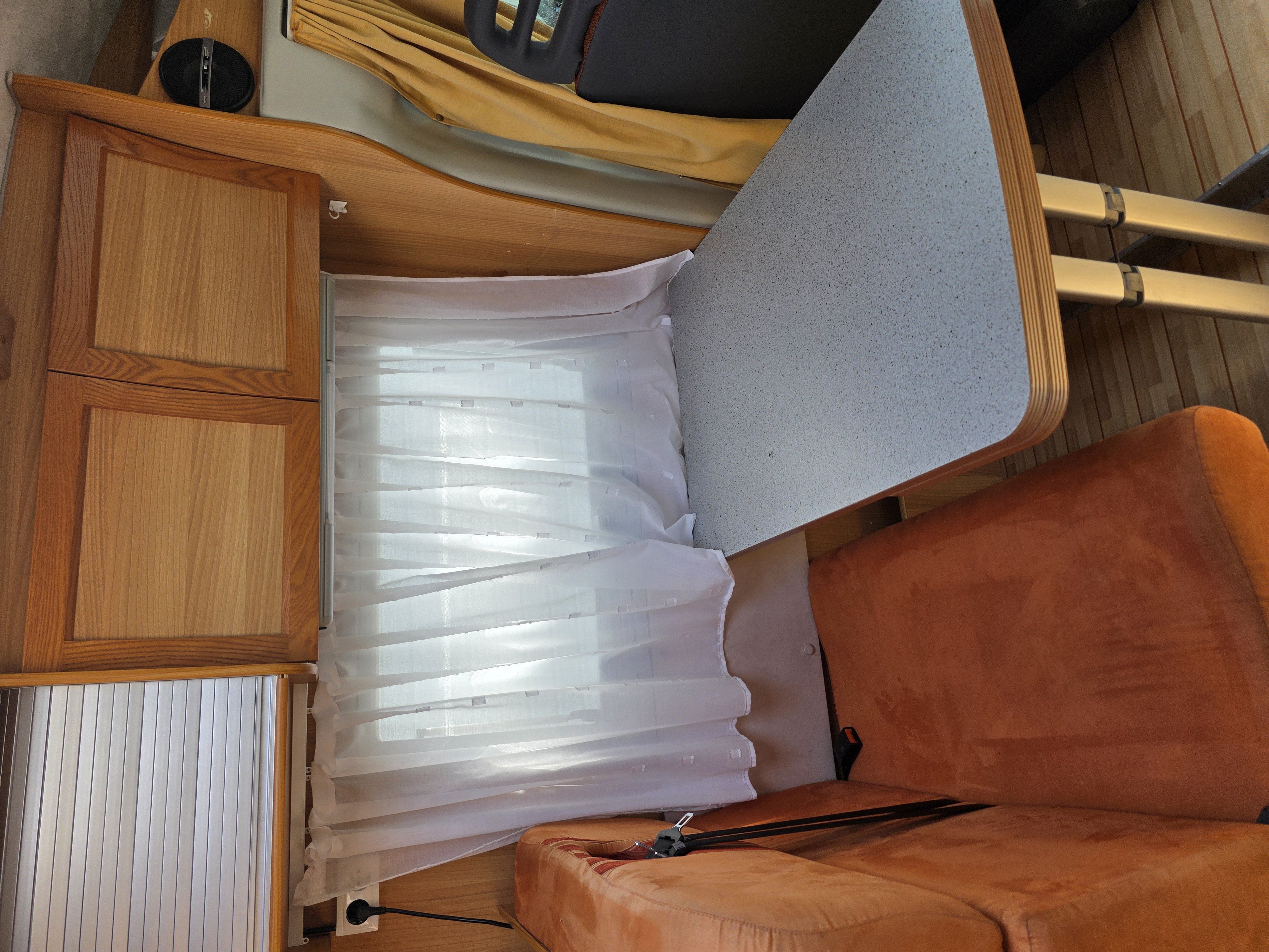 camping-car FIAT MC LOUIS TANDY 670G  intérieur / coin salon