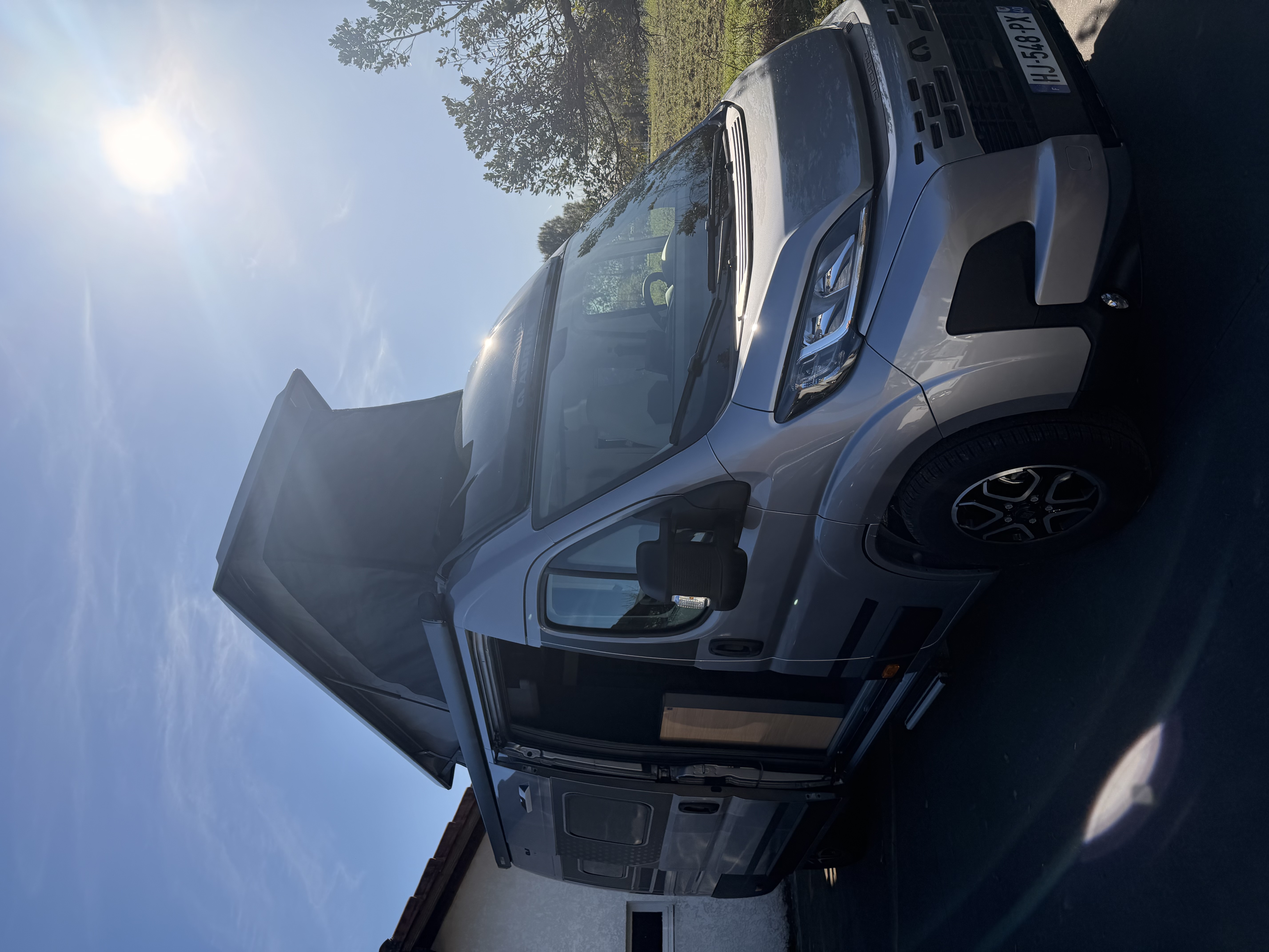 camping-car ADRIA TWIN 640 GLX  extérieur / latéral gauche