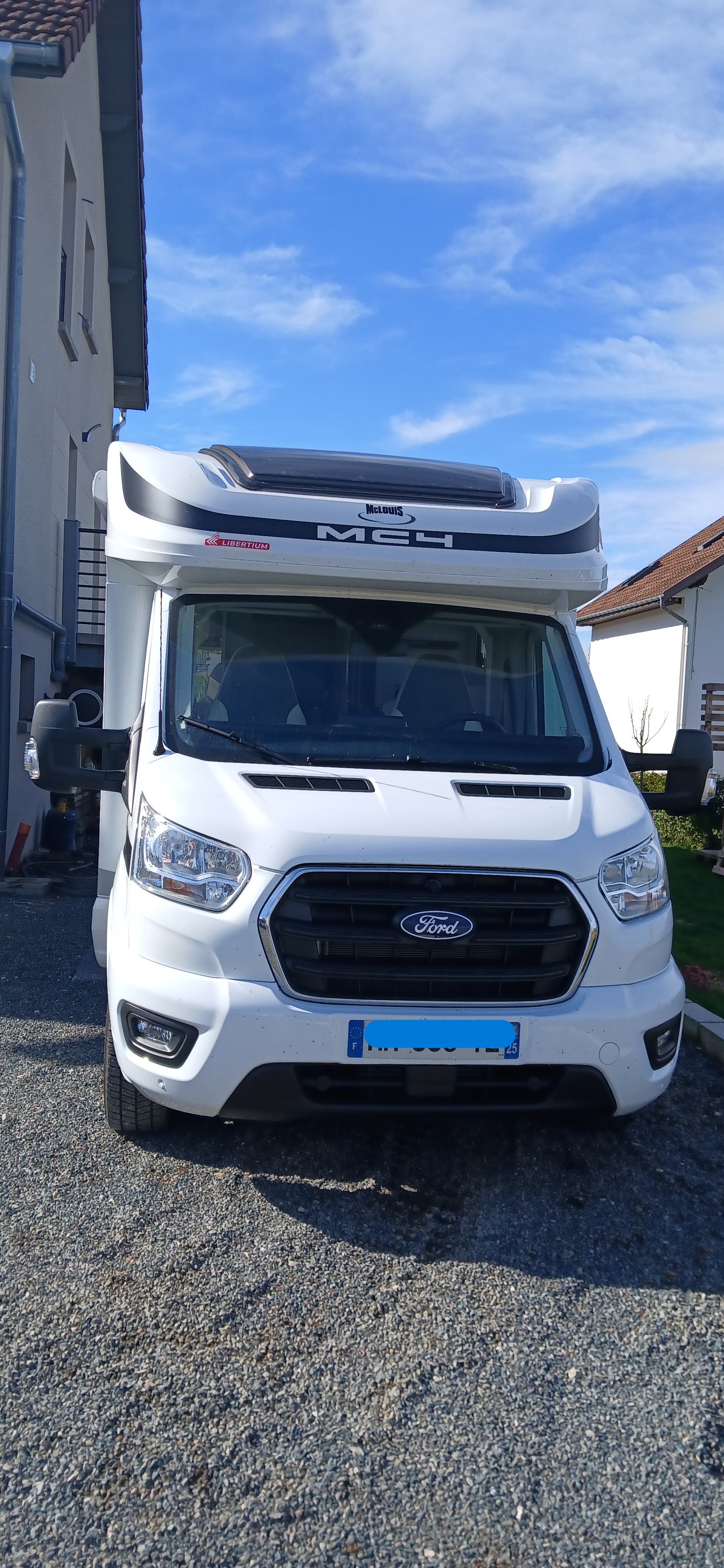 camping-car MC LOUIS MC4 381  extérieur / face avant