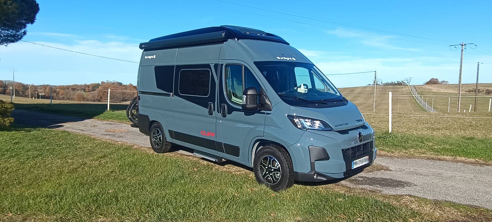 camping-car SUNLIGHT CLIFF 540 RT  extérieur / face avant