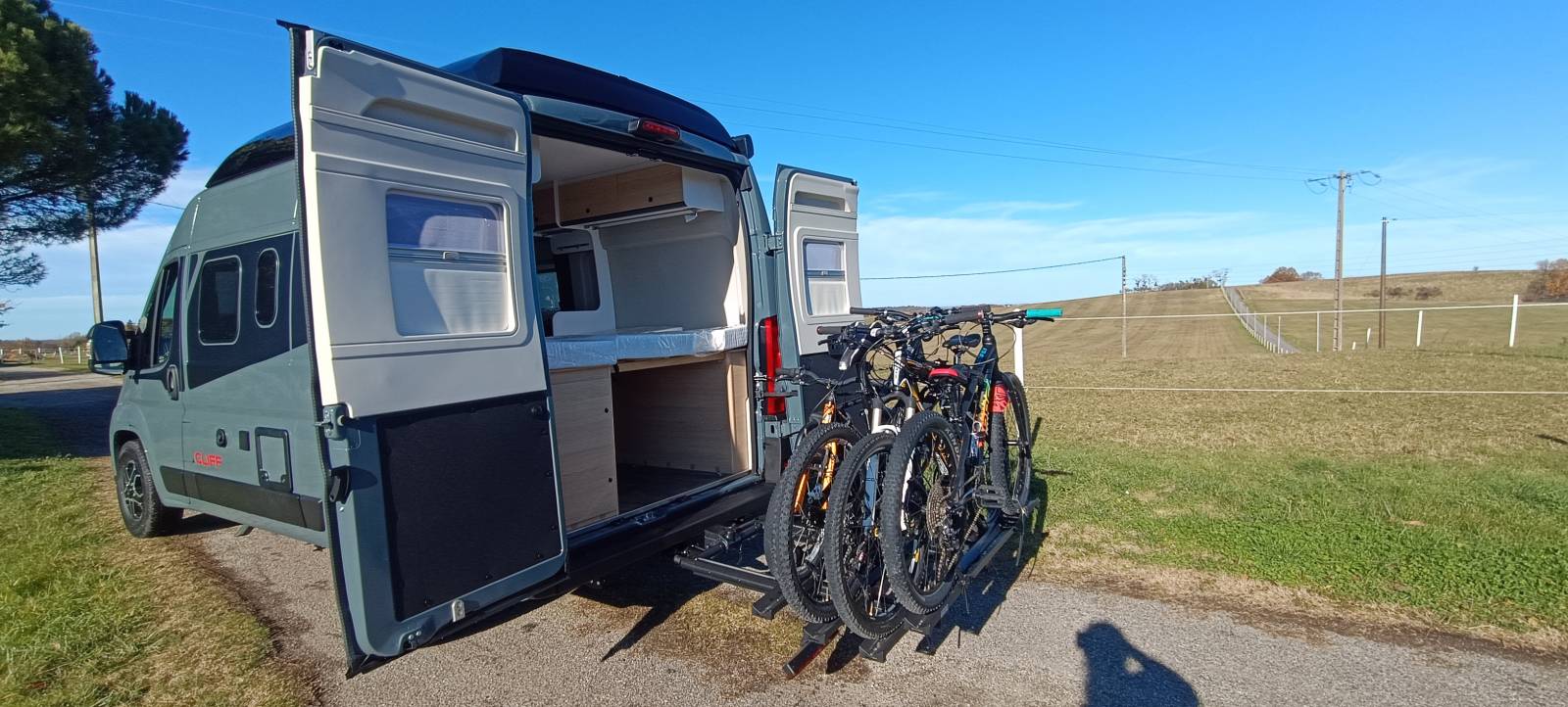 camping-car SUNLIGHT CLIFF 540 RT  extérieur / arrière