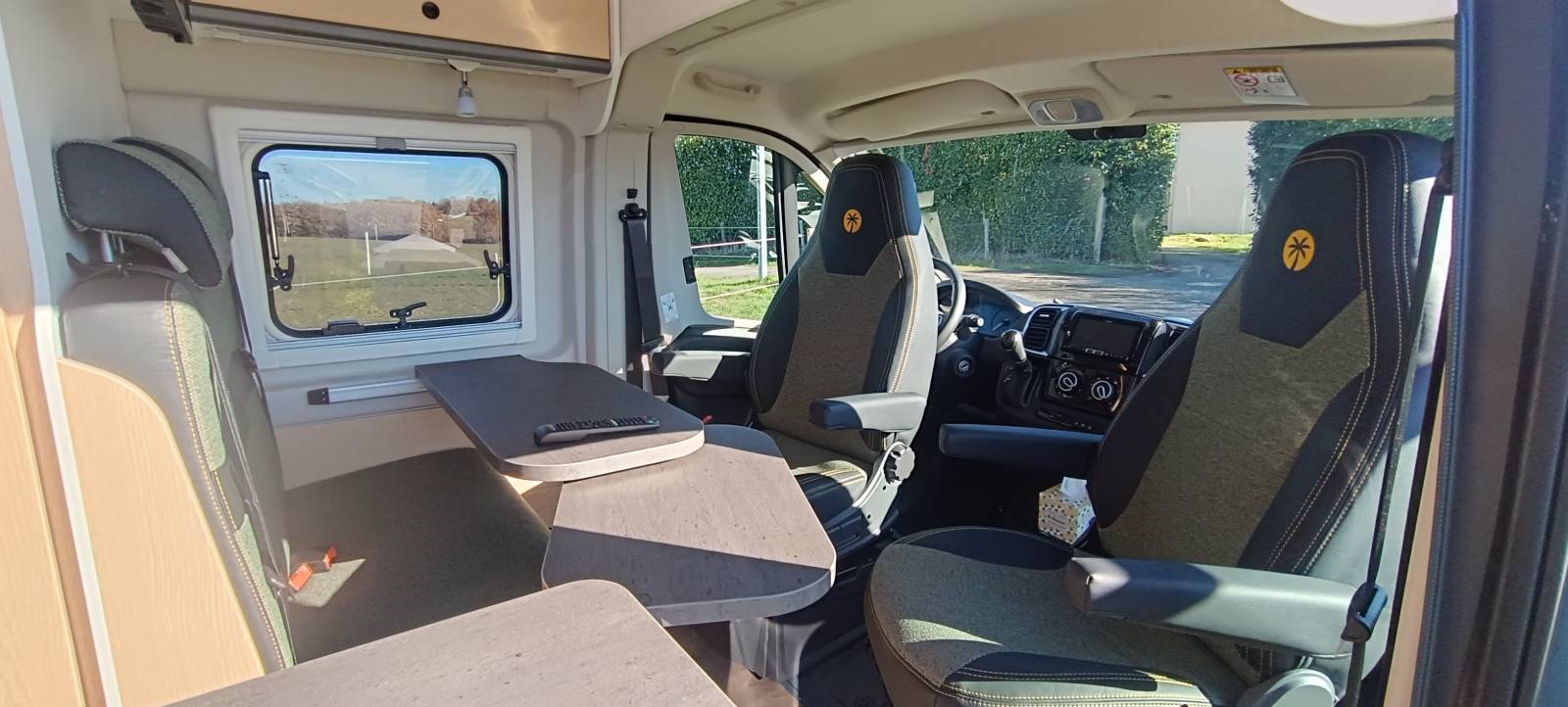 camping-car SUNLIGHT CLIFF 540 RT  intérieur / coin salon