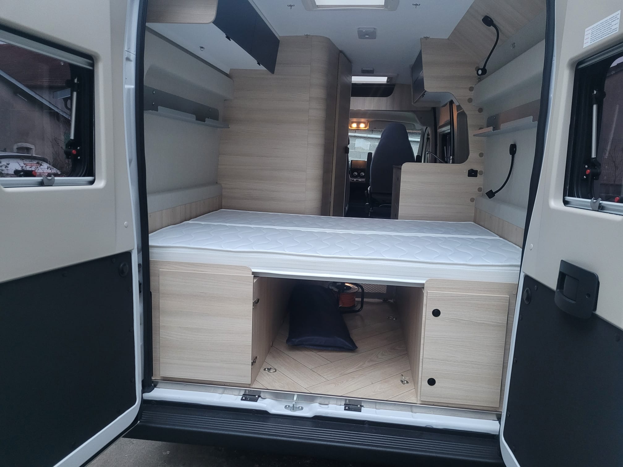 camping-car CHALLENGER V114MAX L BREAK EDITION  extérieur / arrière